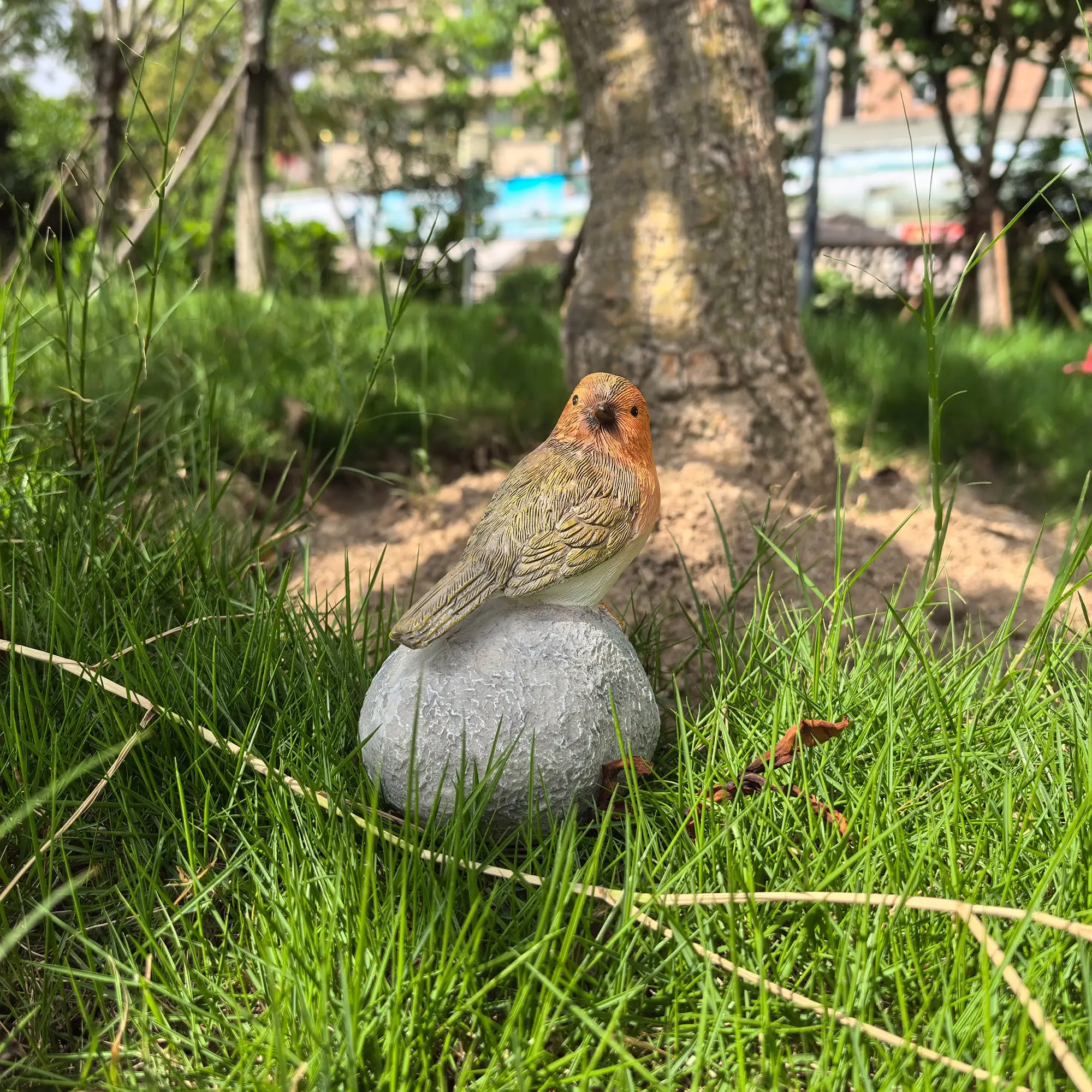 Cute Resin Bird Statue, Small Bird Standing on Stone, Garden Decor, Home Decoration, Adorable Bird Sculpture for Indoor and Outdoor Use