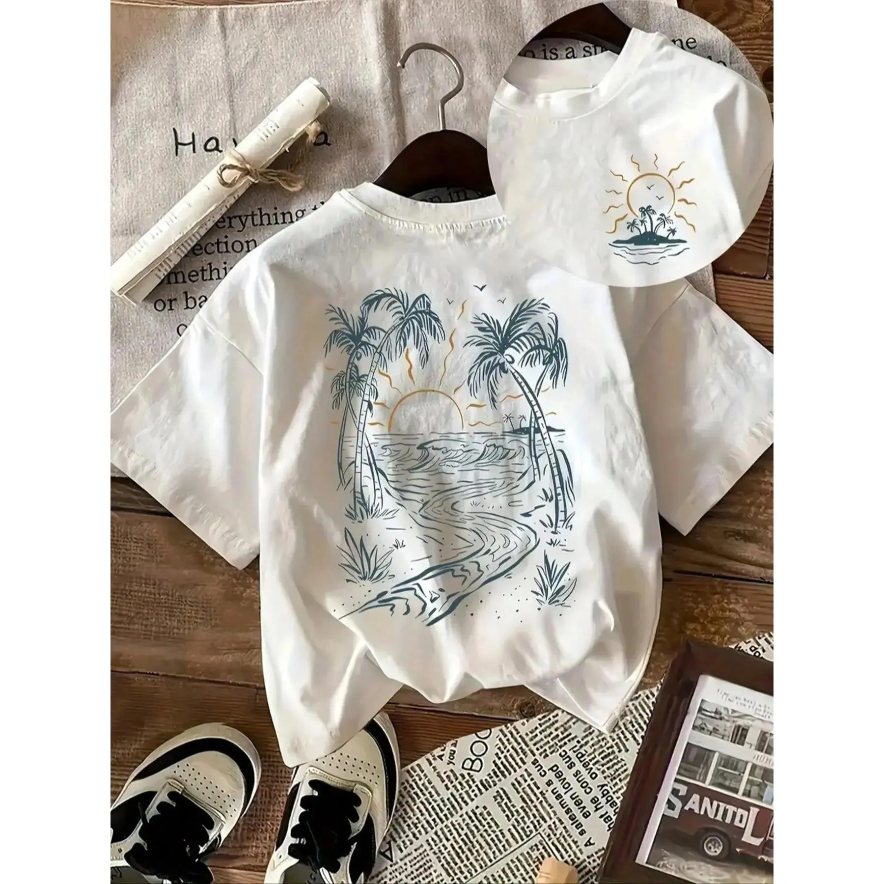Vintage Coastal Palm Tree Sunset Beach Graphic T-Shirt, Retro Ocean Wave Print Oversized Crew Neck Tee, Women's Short Sleeve Streetwear Cotton Top, Trendy Summer Vacation Aesthetic Shirt for Beach Lovers, Travel Enthusiasts and Casual Outfit Fans