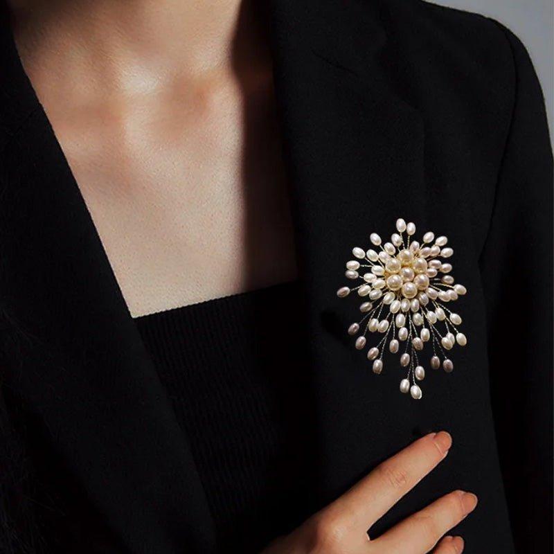 Women's High-end Exquisite Faux Pearl Brooch - Artisan Craftsmanship, Elegant Pearl Accents, Versatile Styling, Durable Materials, Perfect Gift Choice.#FauxPearlBrooch #LuxuryAccessories #ElegantJewelry #ArtisanCrafted #VersatileStyle