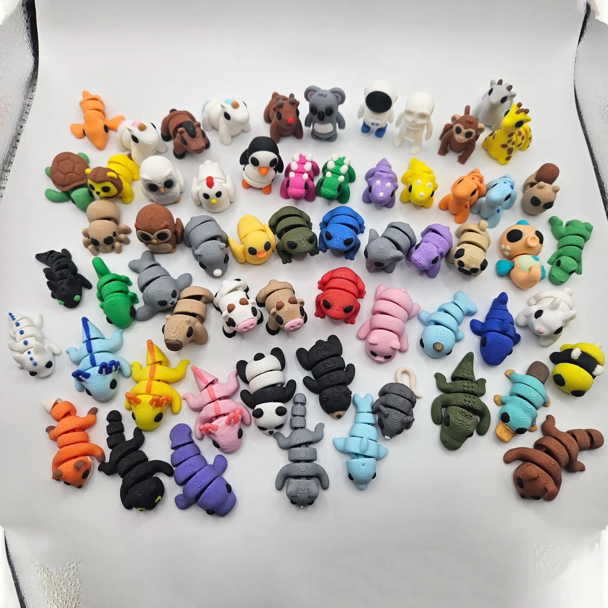 20/40/60PCS 3D printed animal model toy set NO.2, flexible and movable, collectible, desktop or bookshelf decoration, stress-relieving ornaments, flexible and movable joints, home and office decoration. A handmade gift for children, teenagers and adults.