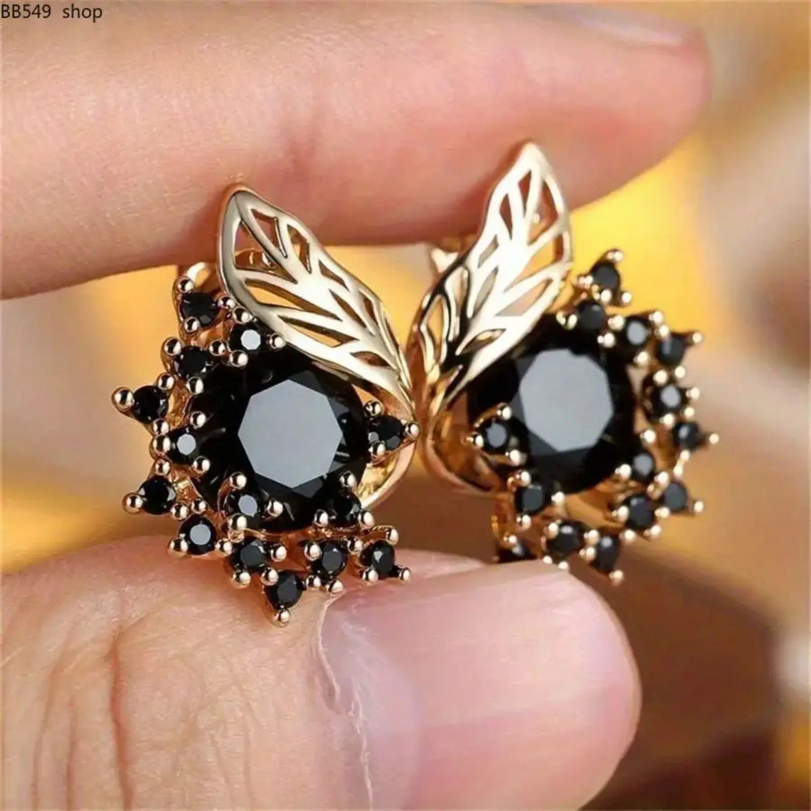 Elegant Black Cubic Zirconia Flower Drop Earrings – Bohemian Claw-Set Pendant Design, Women’s Wedding & Gift Jewelry, Trendy Designer Collection Accessories for Teen Girls