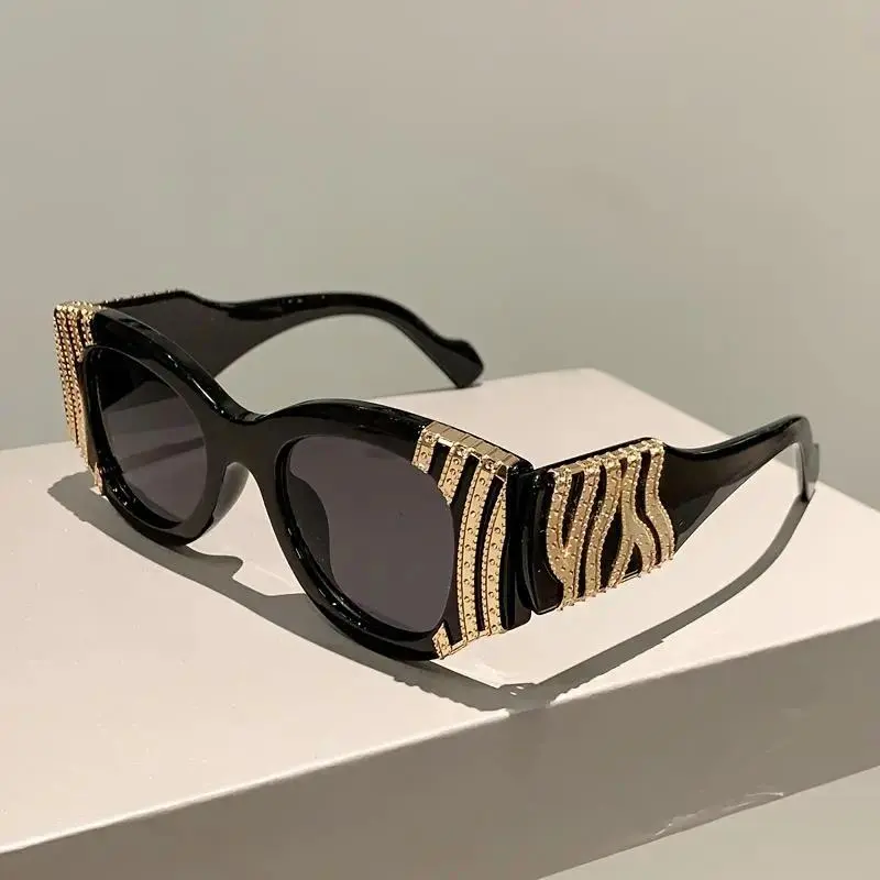 Y2K Oversized Cat Eye Sunglasses - Retro Punk Statement Shades, Bold 2-Tone Vintage Eyewear for Women & Men