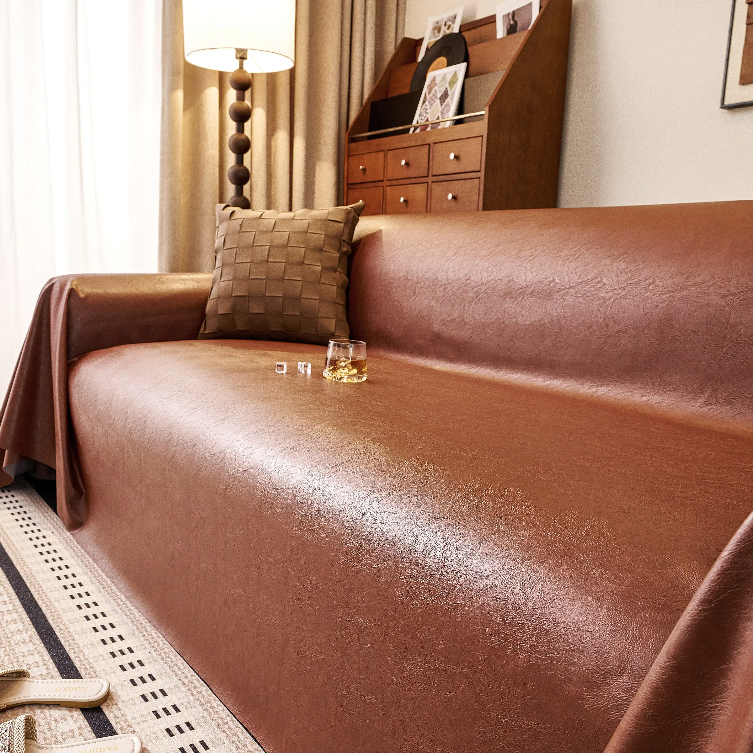 Vintage Solid Color Heavyweight Leather-Look Sofa Cover, Scratch-Resistant Dust-Proof Stain-Resistant, Pet-Friendly, Reusable, Multi-Color Options, Washable Sofa Cover, Couch Cover