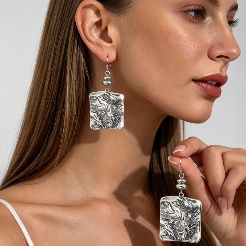 Women's Geometric Pleated Face Pendant Dangle Earrings, Distressed Design, Minimalist Premium Jewelry, Ideal for Dates, Parties, Daily Wear