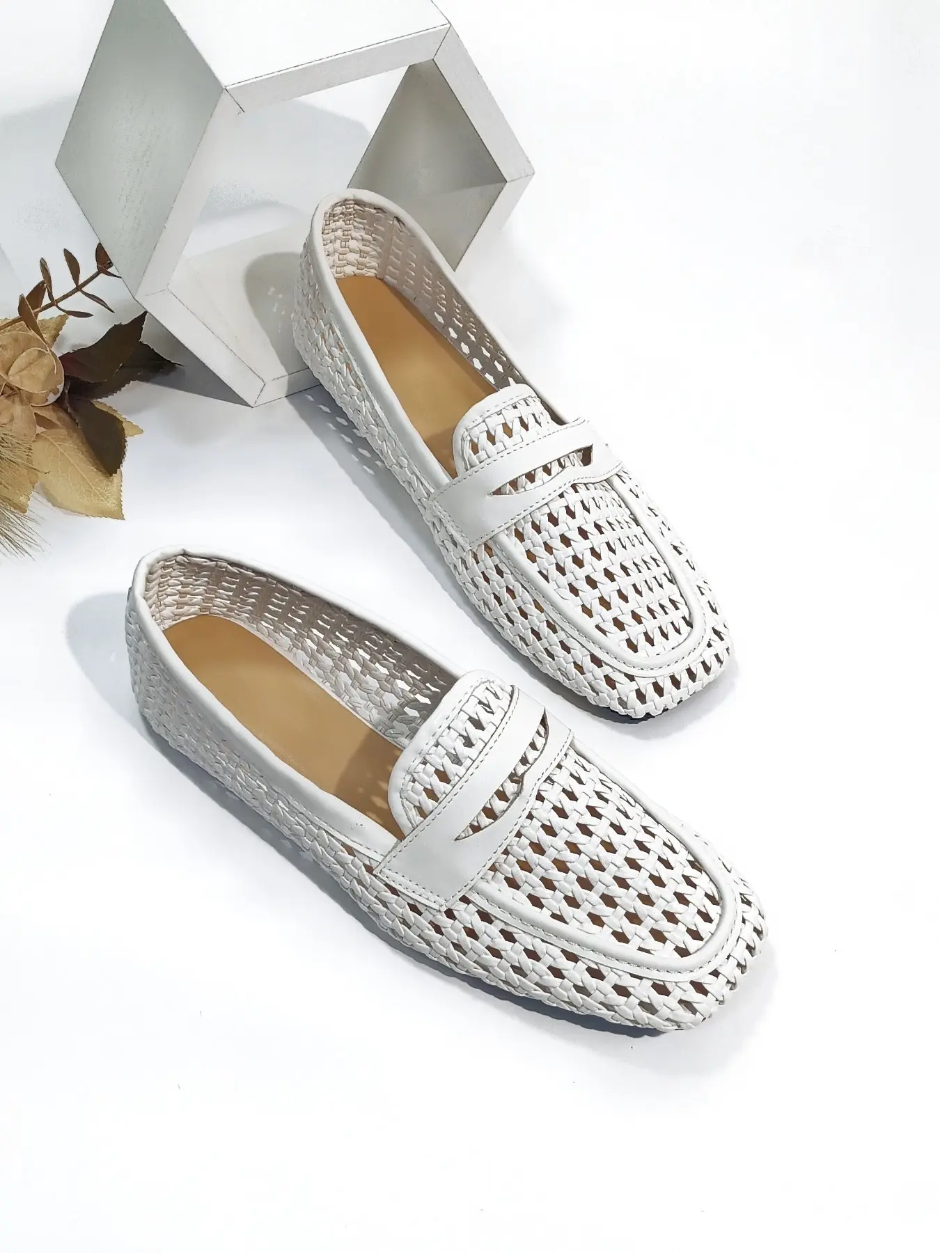 2026 New European Style Women's Casual Flats, Braid Design, Breathable PU Material, Lightweight Rubber Sole, Casual Daily Wear