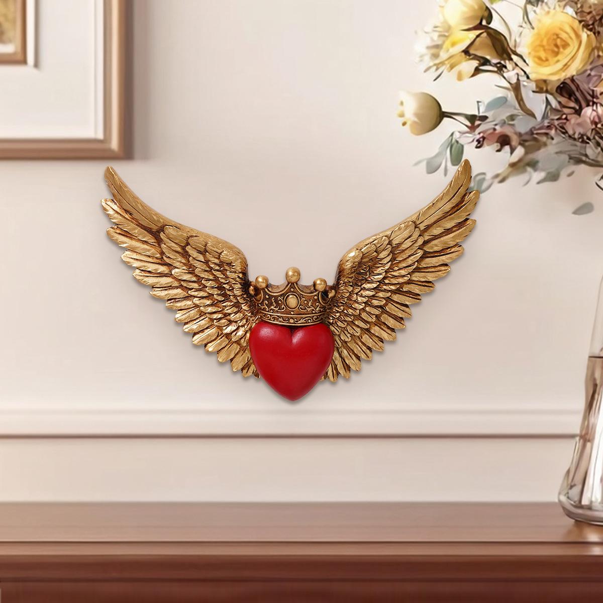 Resin Crown Heart Wings Decorative Hanging Ornament, Valentine's Day Handmade Wall Art, Room Decoration for Living Room, Study, Shop, Party
