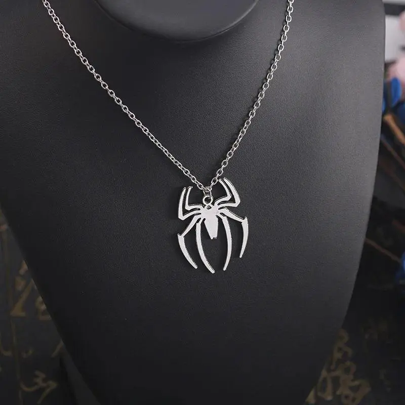 Alloy Metal Gothic Street Spider Motif Necklaces, Adjustable Size Silver Round Cross Chain Male Wear Jewelry for Kpop Fashion Halloween Couple Gifts