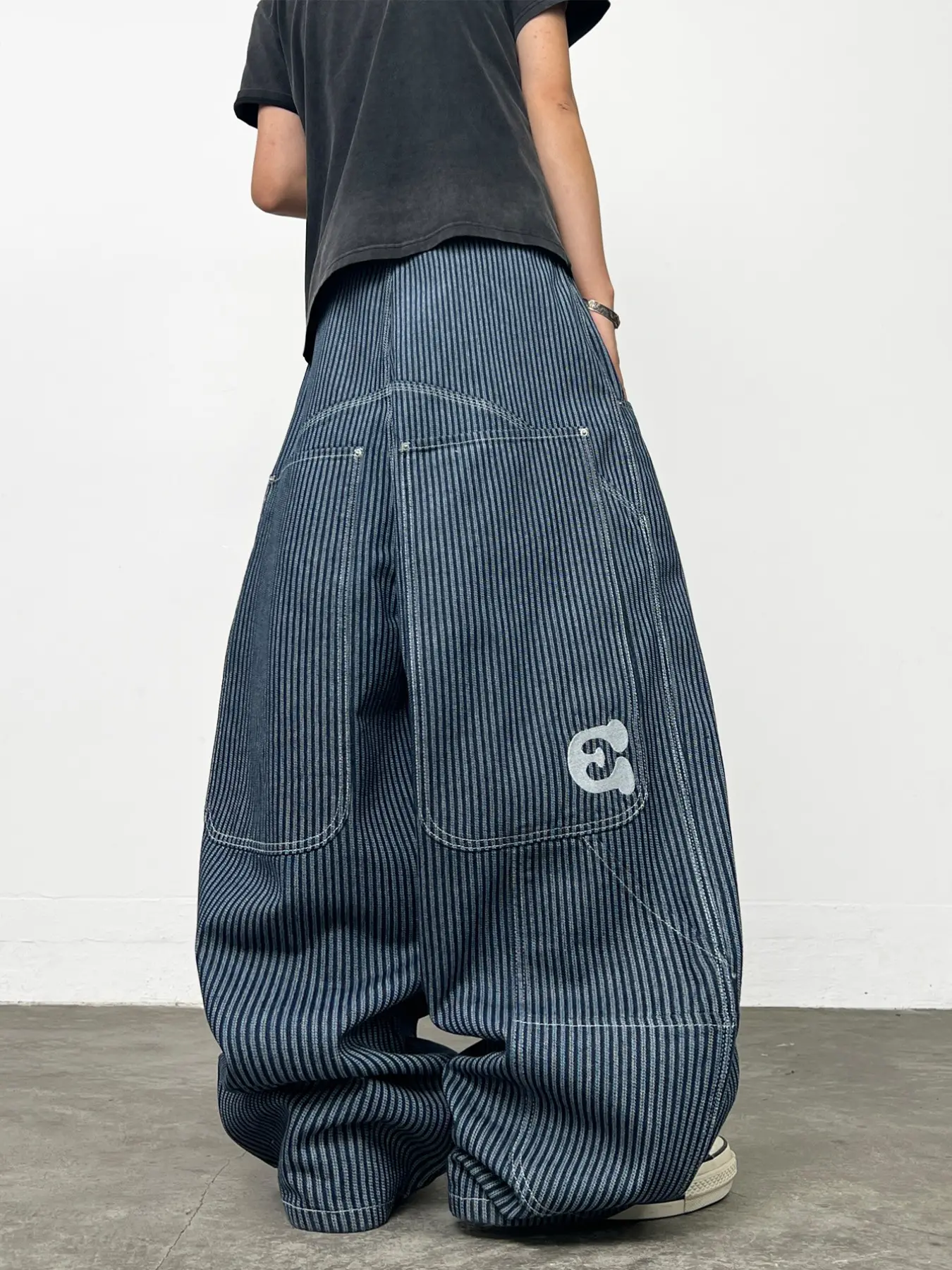 Men's Denim Jeans, Vertical Stripe Back Large Pocket Design, Letter Patch Embroidery, Y2K Streetwear Hip Hop Casual Fashion, Loose Fit Oversized Long Pants