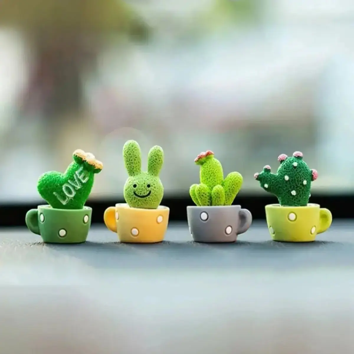 4 Pack Mini Cactus Decor Set, Cute Resin Desk Accessories, Aesthetic Car Dashboard Ornaments, Small Cactus Figurines for Office Desk, Bedroom, Study Table and Room Decoration