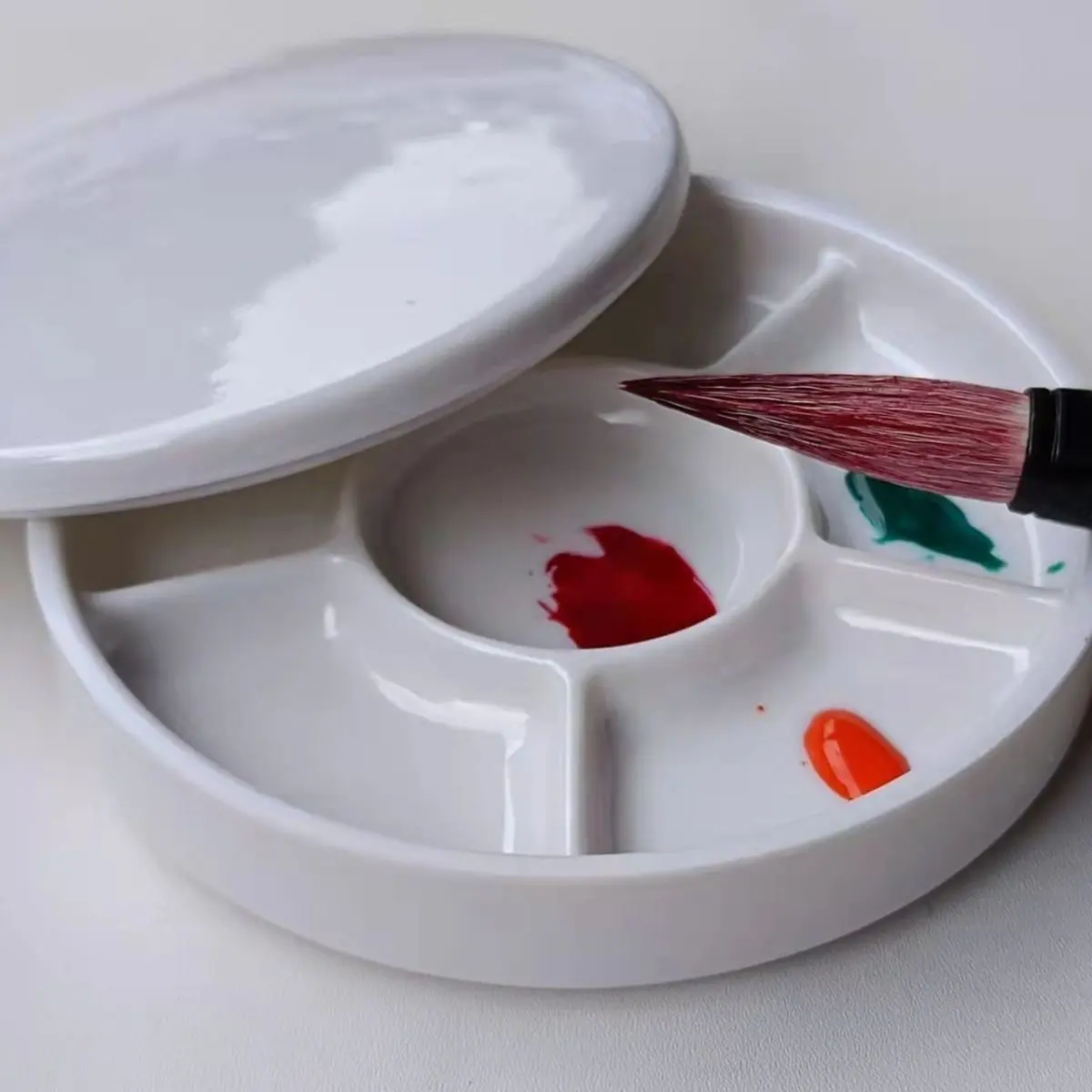 High-Quality Watercolor Palette with Lid and Multiple Mixing Compartments, Ideal for Artists and Students, Perfect Art Supplies