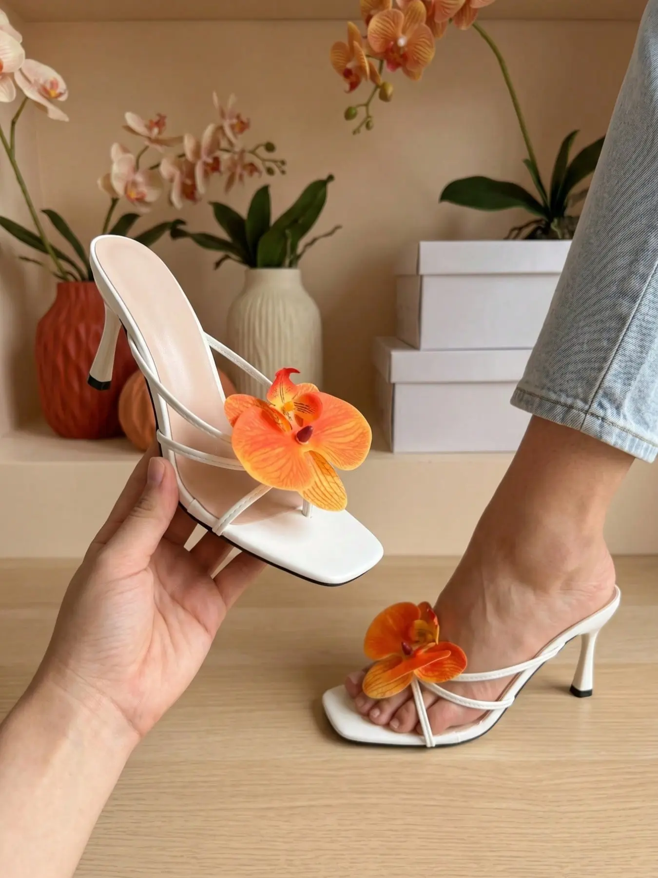 French Style Unique High-End Simple Floral Decoration Square Toe Elegant Open-Toe Thin Heel High Heels, Slimming, Comfortable, Versatile, Elegant Fashionable Sandals Holiday Sandals