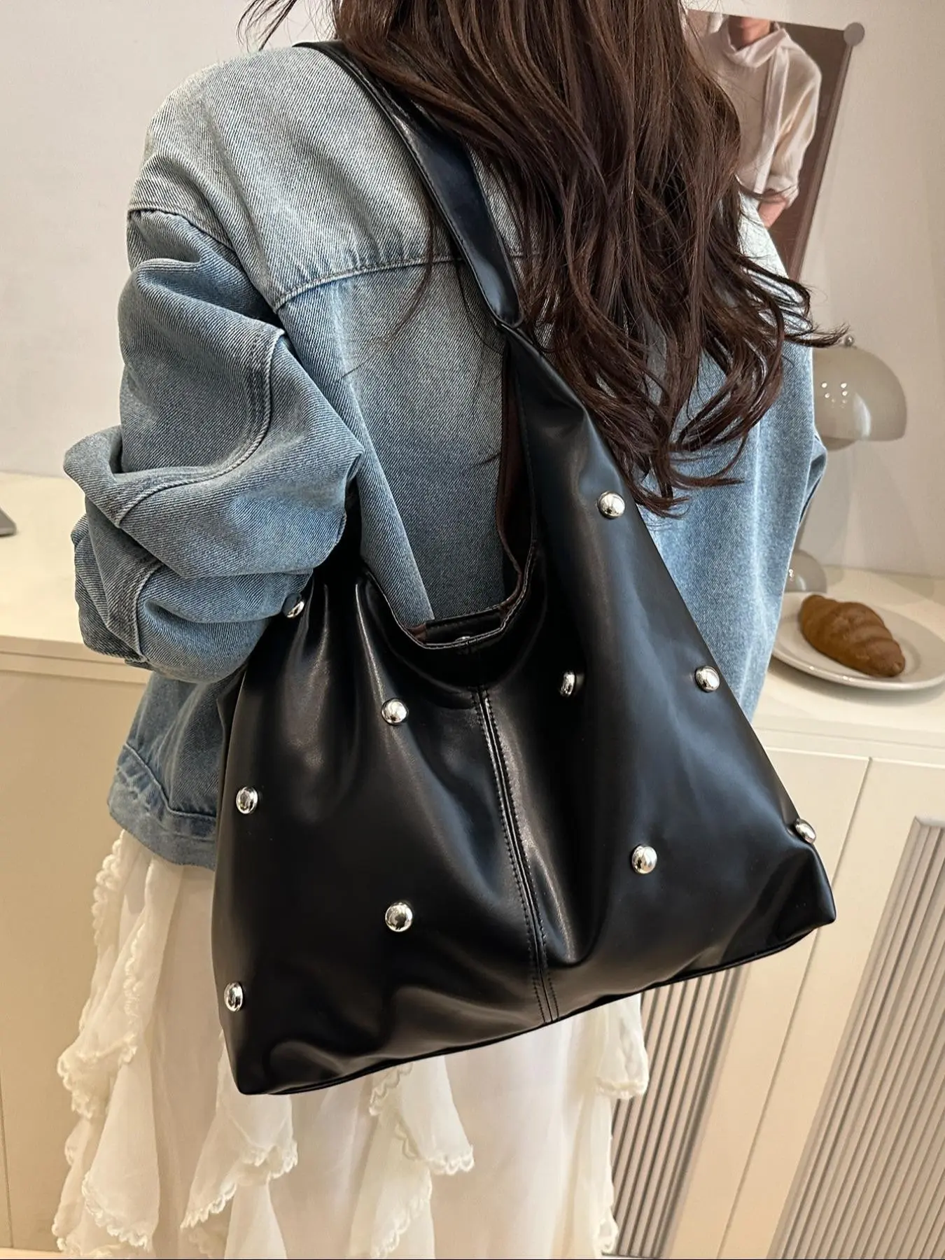 Women's Solid PU Shoulder Bag, Rivet Single Strap Large Bag, Fashion Durable Design, Ideal for Daily Use, Perfect for Work and Leisure Travel