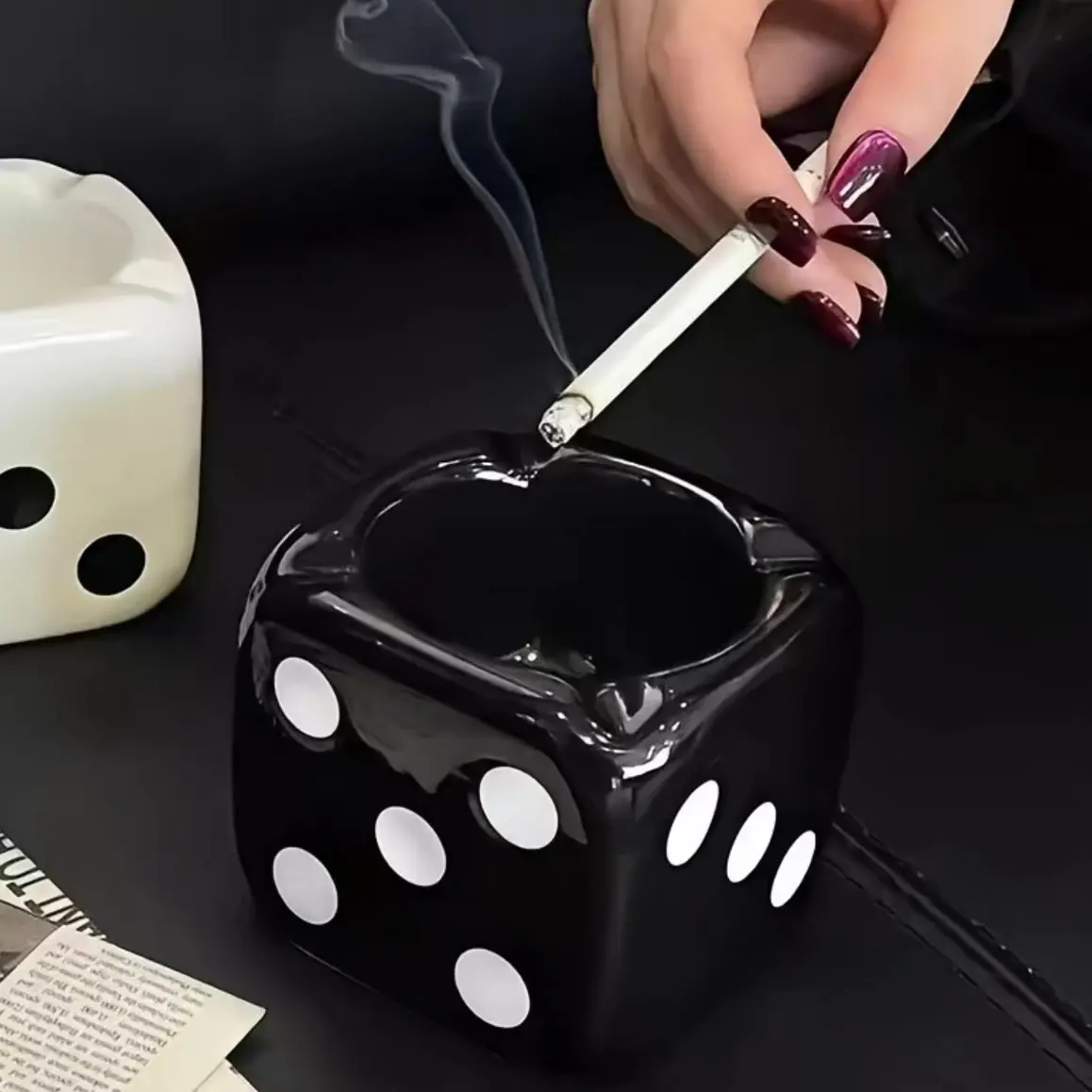 1/2pcs Ceramic Cube Dice Ashtray-Black/White,High-End Creative Desktop Art OrnamentStatue Figurines, Home Decor Gift for LivingRoom, home decor, room ornament，perfect gift