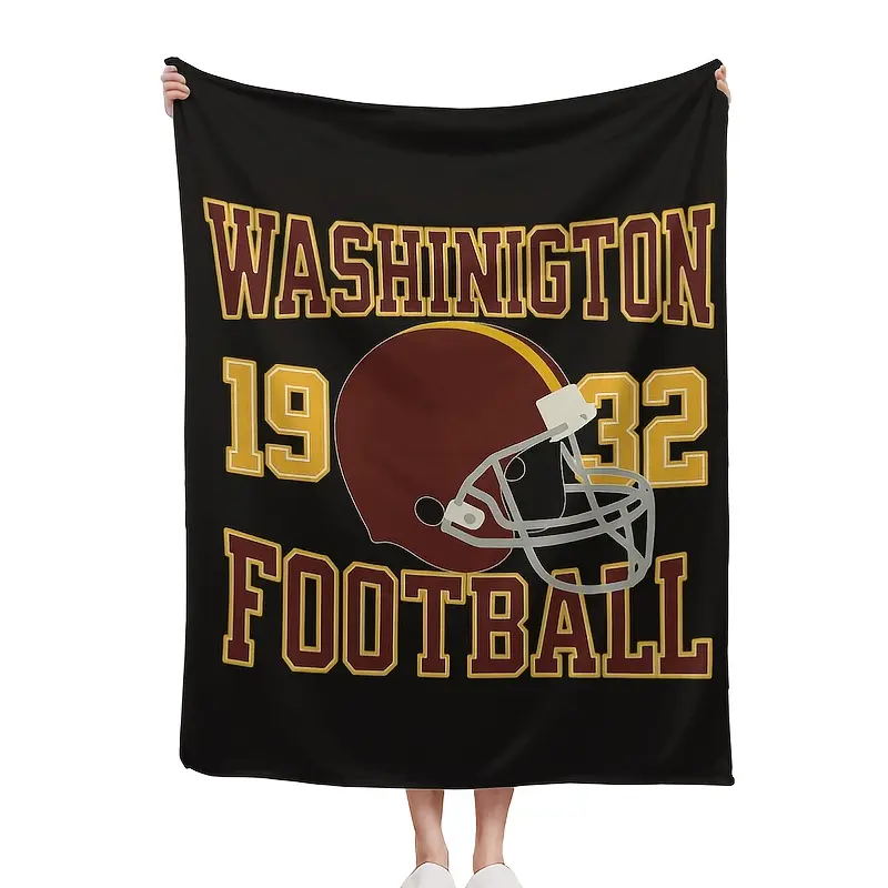 Washington Football 1932 Vintage Helmet Flannel Throw Blanket - Retro College Style, Warm, Multi-Size Home Decor for Sports Fans (Room & House Decor Gift Option), Room Decor