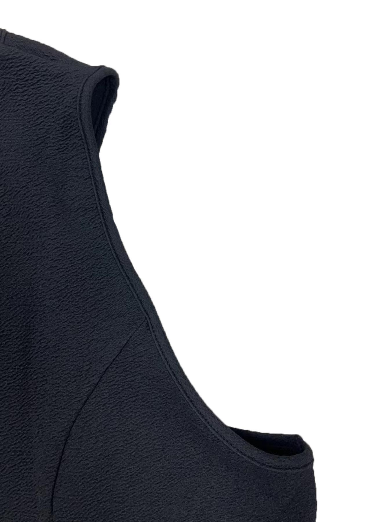 Plus Size Solid Color Vneck Vest, Minimalist Fitted Vest, Casual Basic Fitted Sleeveless Outerwear for Daily Wear, Women's Plus Clothing for All Seasons, Black Button Front Vest, Blazer Vest, Casual Comfy Vest
