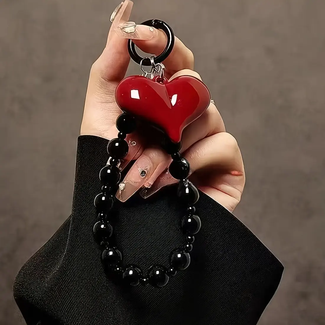 Acrylic Phone Wrist Strap with Large Red Heart Charm, Handmade Black Beaded Fashion Accessories, Phone Keychain for Keys