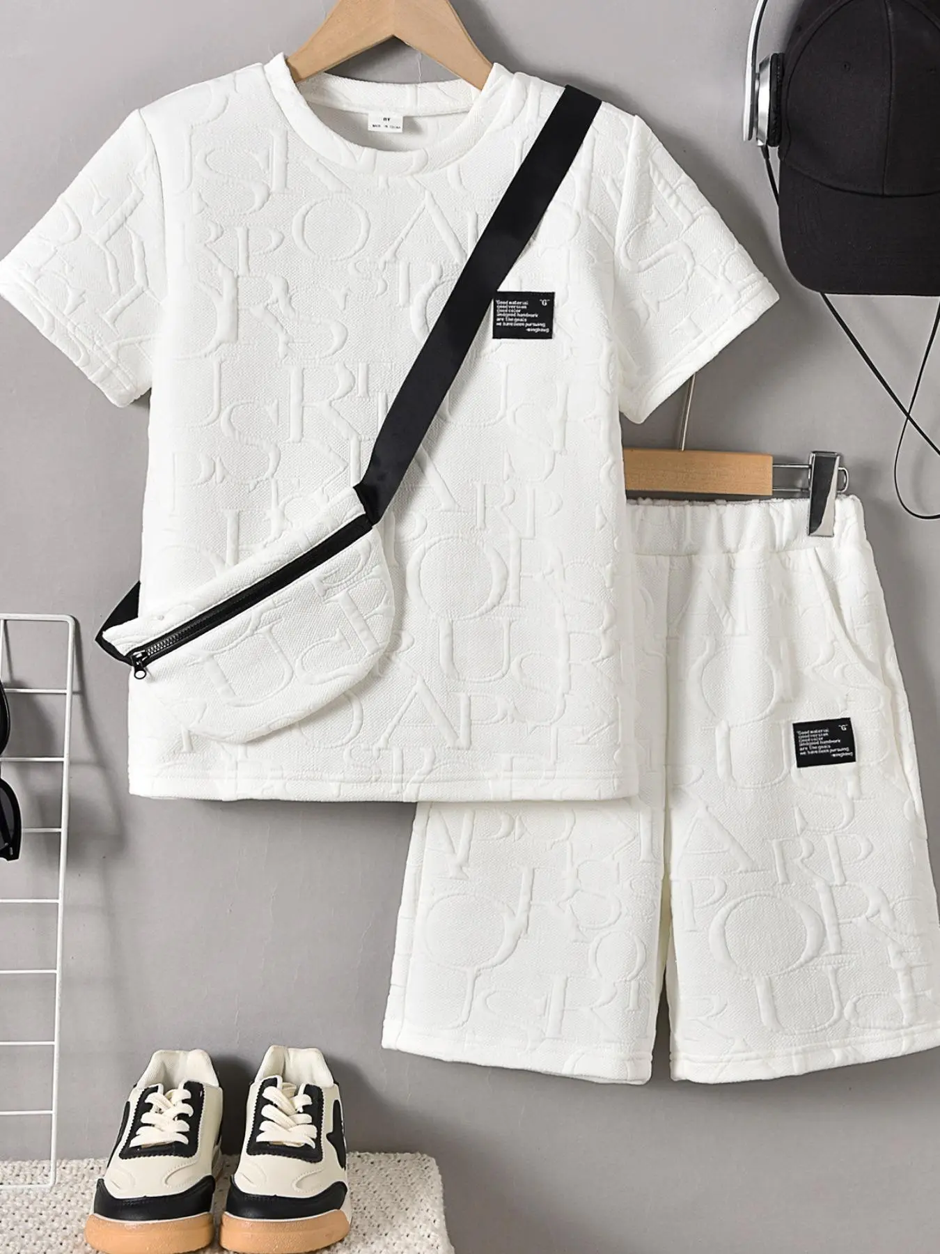 Three-piece Set Boy's Letter Pattern Co-ord Set, Knit Set, Matching Set, Outfits Set, Casual Short Sleeve T-shirt & Shorts & Crossbody Bag, Summer Clothing Set for Kids
