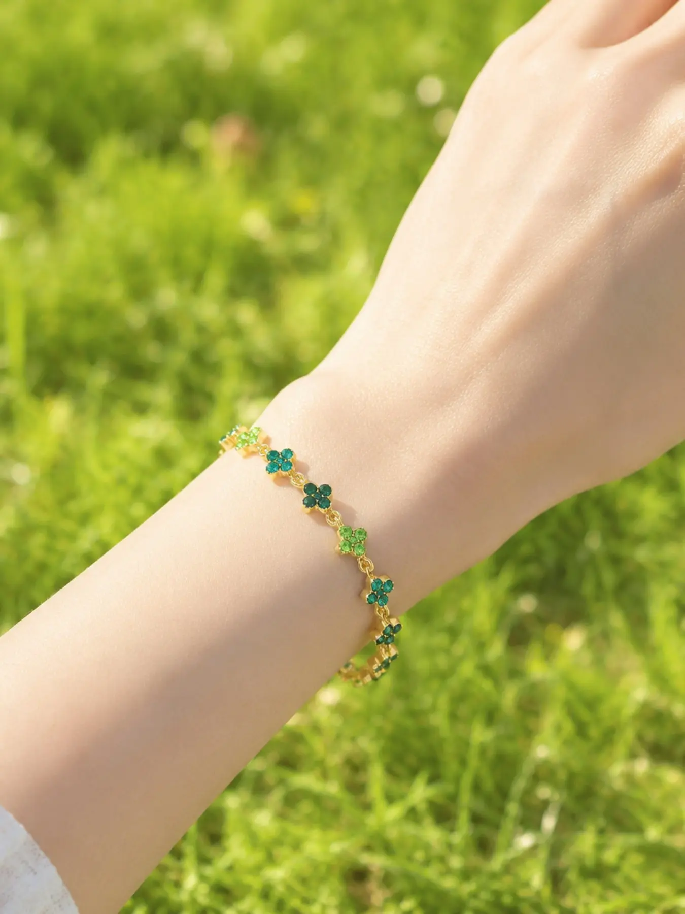 Elegant Floral Bracelet, Chic Daily Wear Accessory, Ideal Gift Choice, Rhinestone Clover Flower, Minimalist Fashion Jewelry, European Style