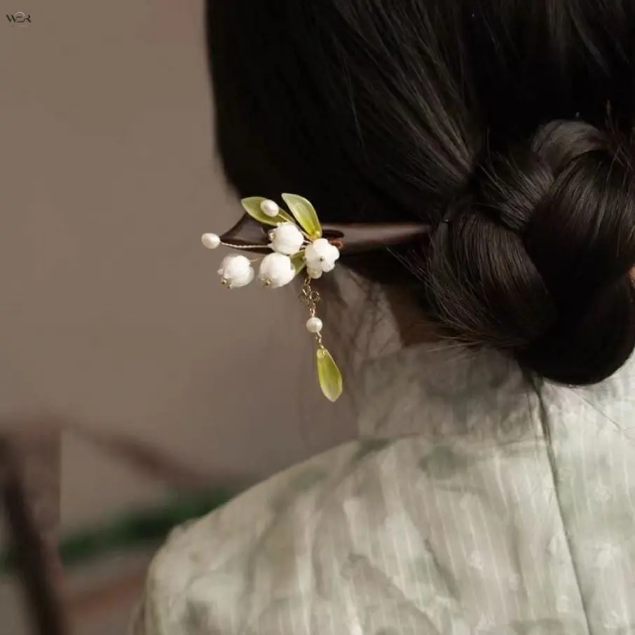 Lily of the Valley Wooden Hair Stick, Chinese Vintage Floral Tassel Hairpin, Handmade Sandalwood Flower Hair Fork, Elegant Hanfu Cheongsam Hair Accessories for Women Updo Hairstyle, Multiple Styles Available