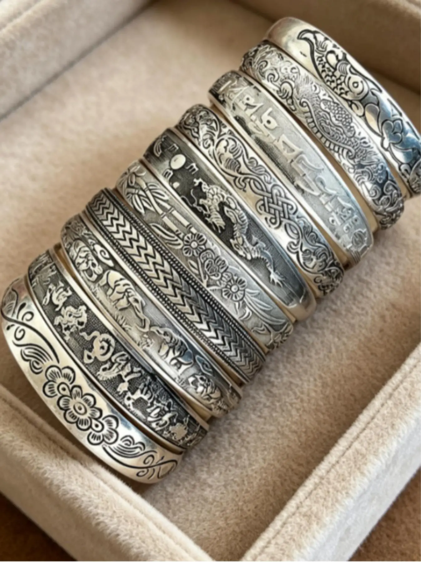 10-piece vintage ethnic style distressed silver open cuff bracelet set; vintage carved adjustable stackable bracelets; women's bohemian vacation versatile gift jewelry Stacking Bracelet