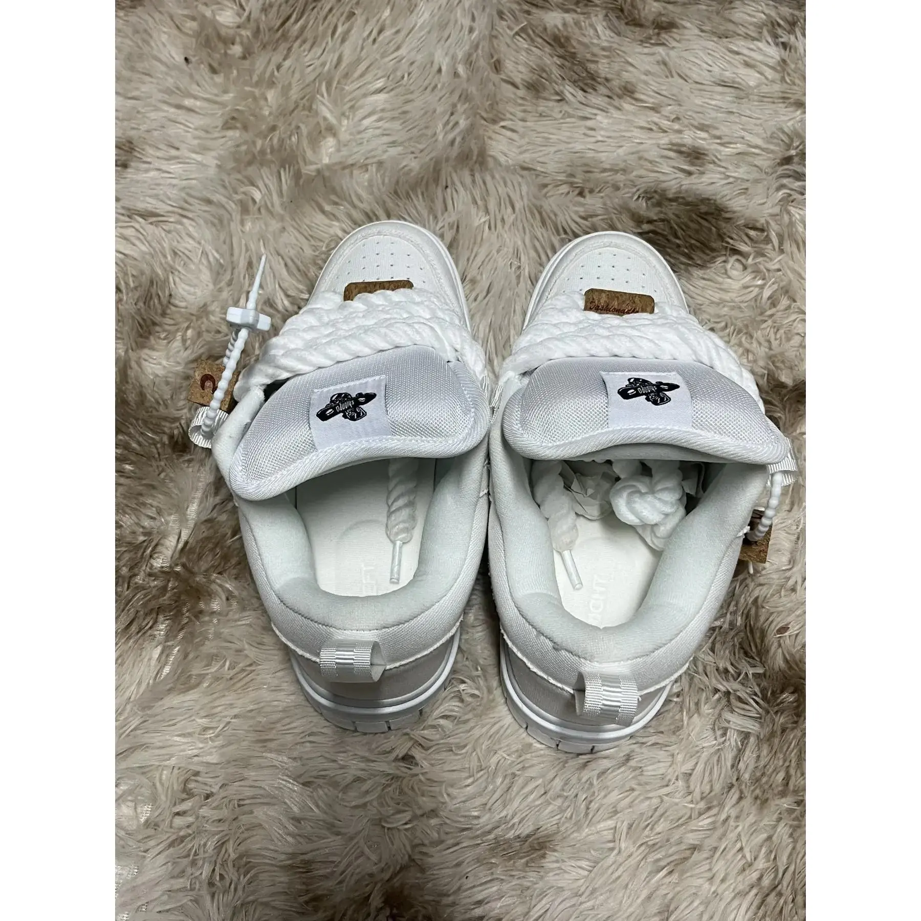 New Thick Tongue Bread Shoes for Men and Women, Large Size Casual Skateboard Shoes, Casual Skateboarding Shoes, Low Top Skateshoes, Athletic Sports Shoes, Walking Shoes, Simple and Versatile Sneakers, Footwear,safetycomposite,suretrack,off-sho,c,all-match