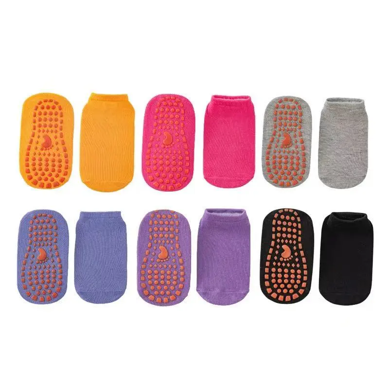 Mid-Crew Fluffy Christmas Cotton Floor Socks for Adults & Kids, Stretching Fabric with Anti-Slip Grip for Yoga & Trampoline, Anti-Slip Grip Sports Socks, Stretching Fabric Sports Socks