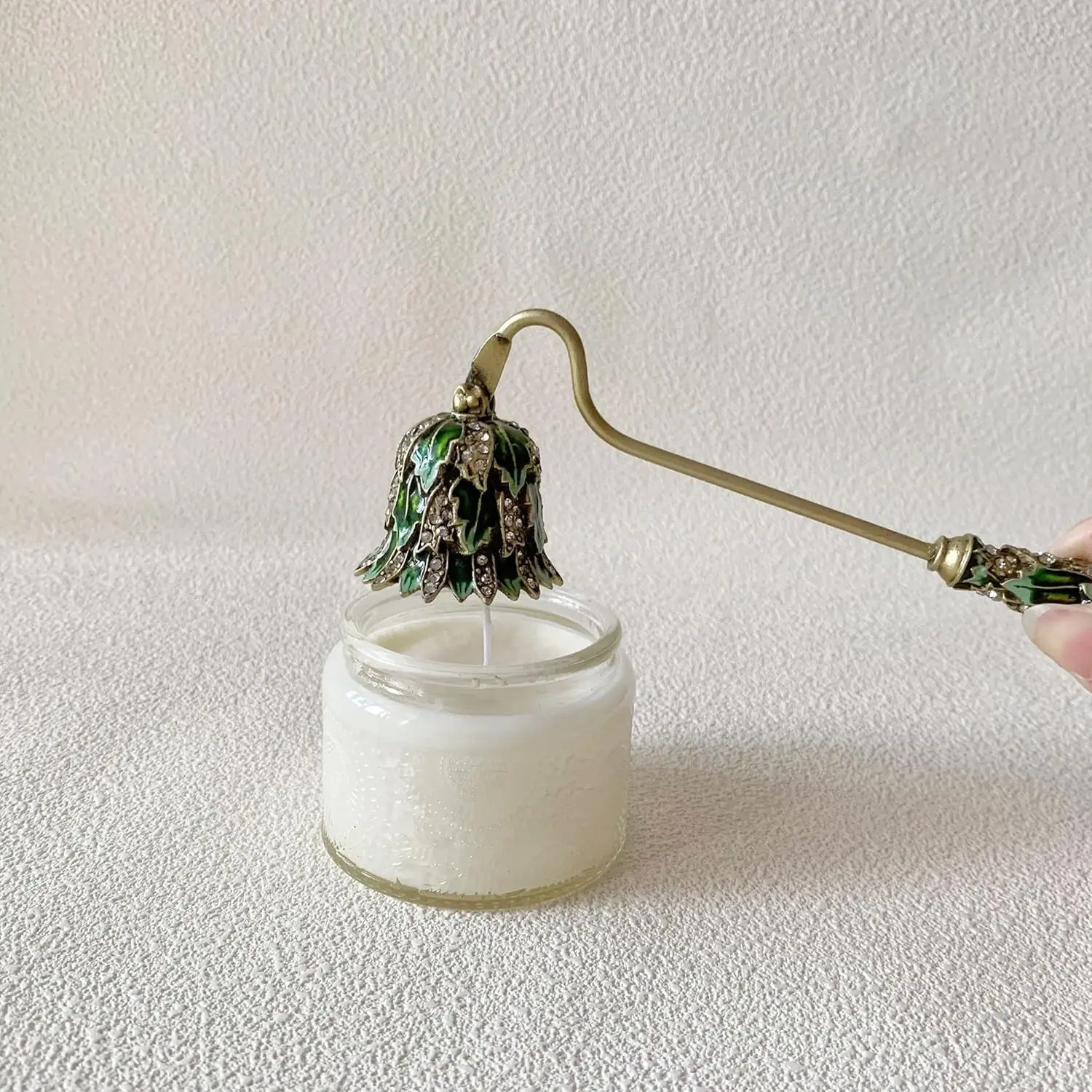 Elegant Candle Snuffer with Crystal Handle, Perfect for Parties, Weddings, and Home Decor, Shimmering Design for Special Occasions, Decorative