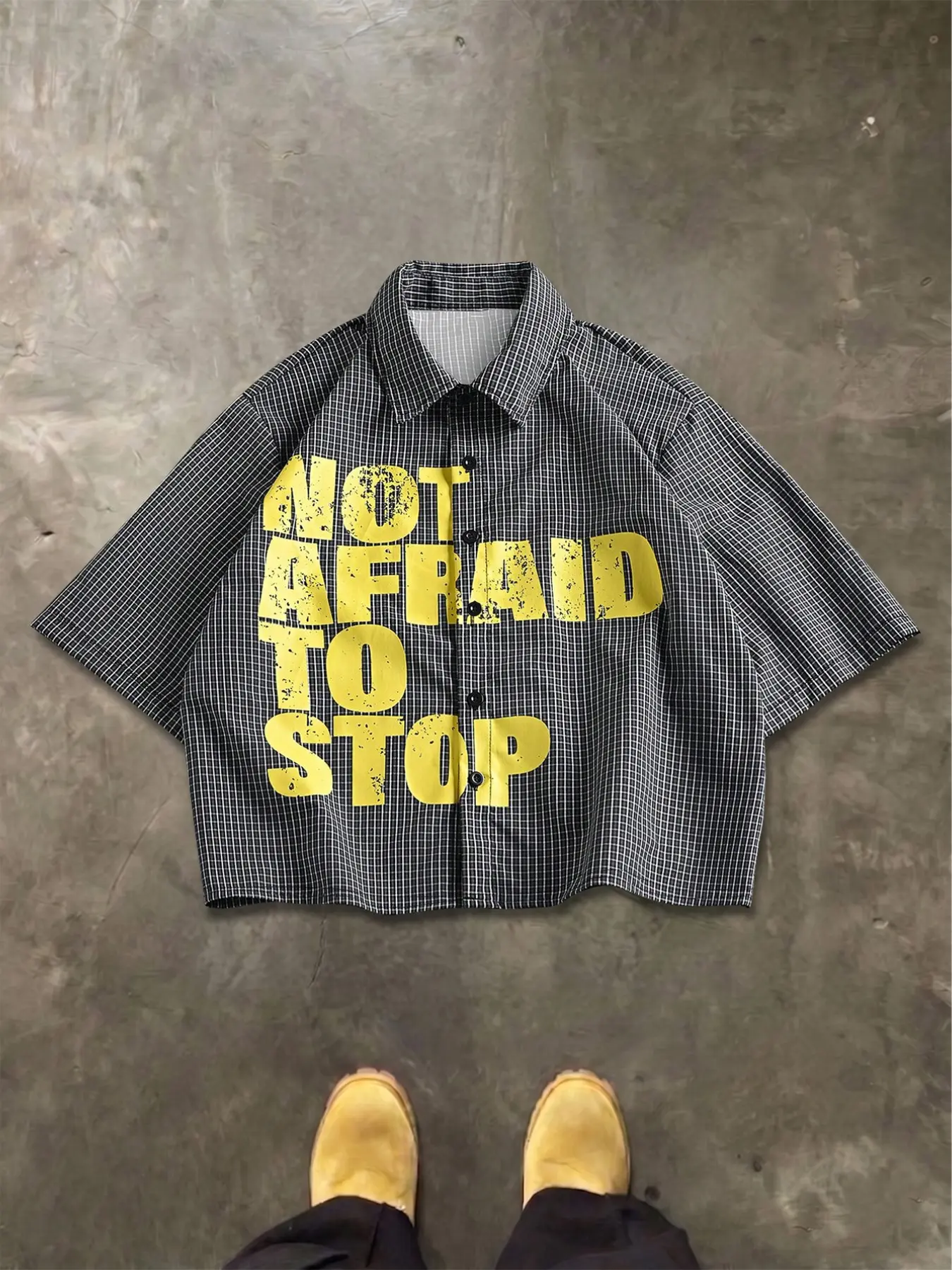 Men's Trendy Button Up Shirt, Casual Tops, Retro Plaid Checked Shirt with Yellow Slogan Graphic Print, Street Style Men's Short Sleeve Lapel Shirts, Y2K Grunge Aesthetic, Distressed Style, Casual Wear Tops for City Walk and Skateboarding