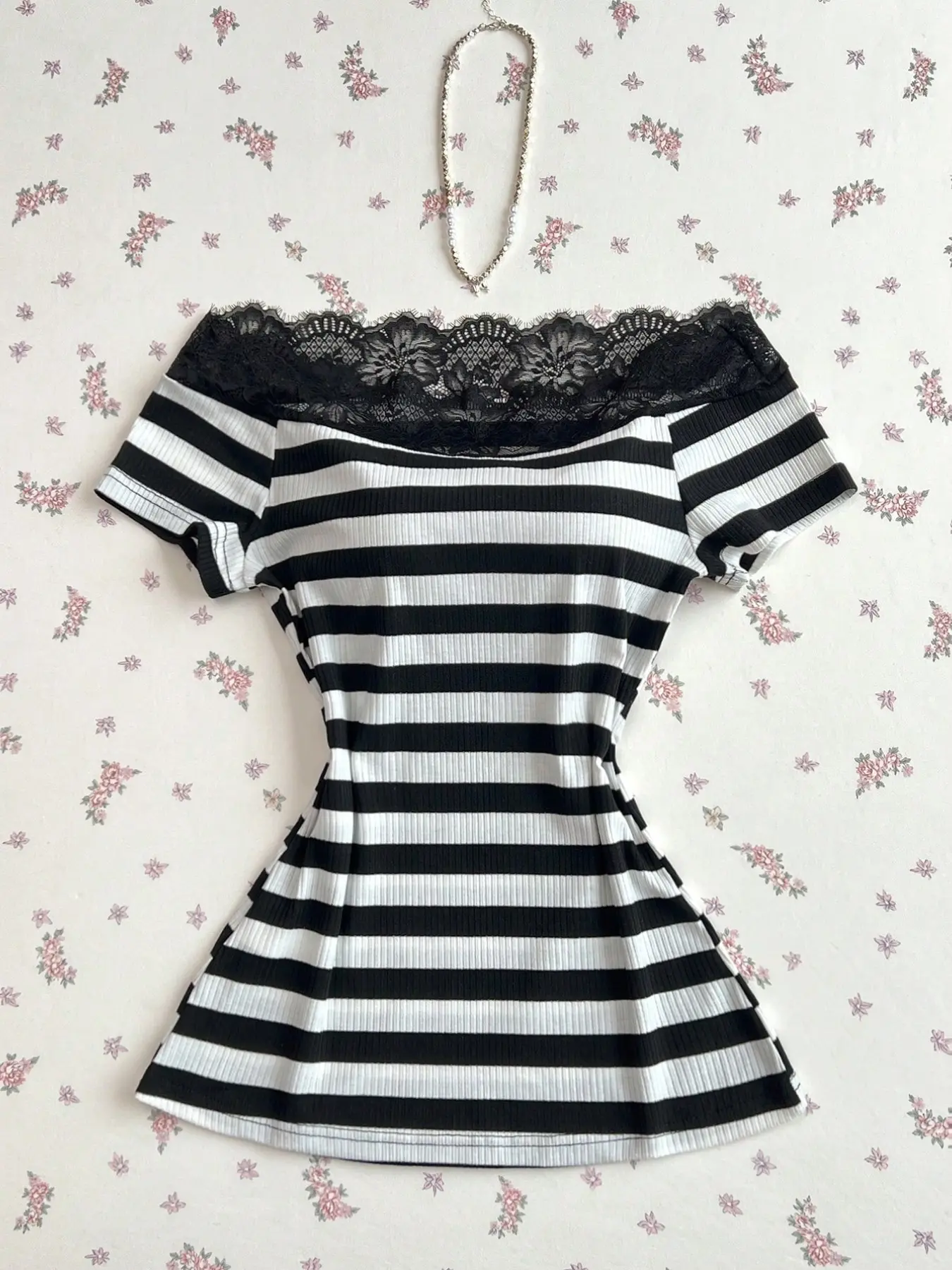 Women's Striped Off-Shoulder Top, Floral Lace Trim Bardot Neck Short Sleeve, Slim Fit Waist Ruffle Hem Casual T-Shirt, Casual Daily Tops