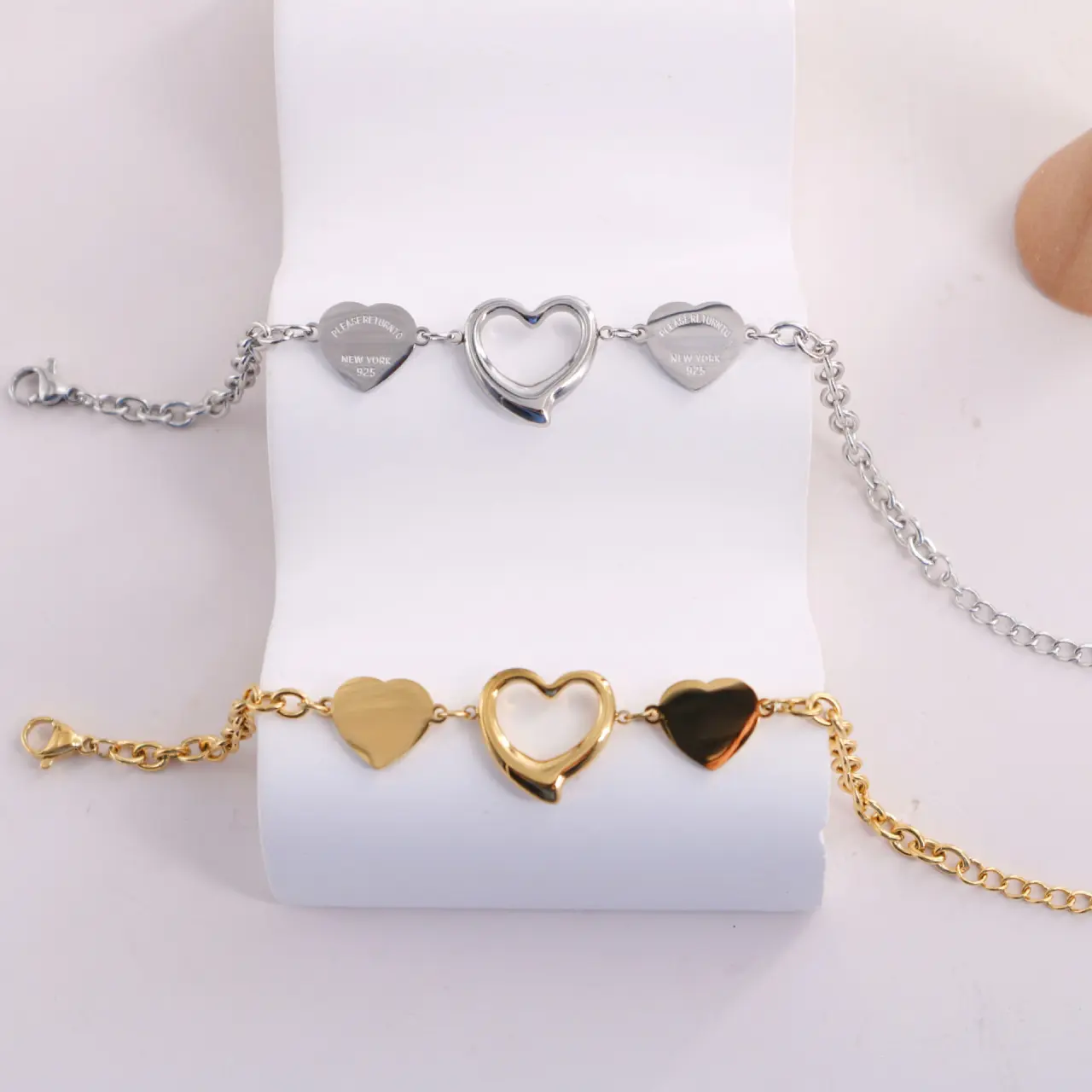 Three-Heart Hollow Bracelet, Minimalist and Versatile for Daily Wear, Perfect Gift for Valentine's Day