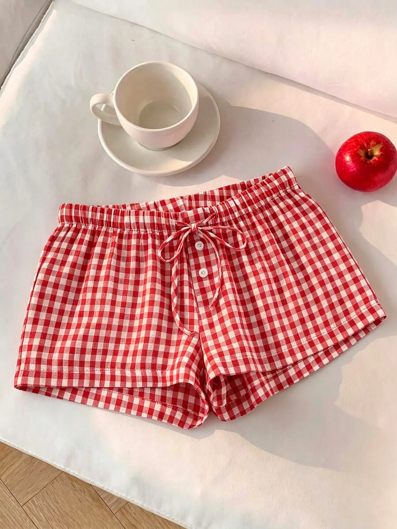 Y2K retro checkerboard pattern elastic drawstring button decoration casual shorts, suitable for women's summer beach vacations and daily casual wear on the street