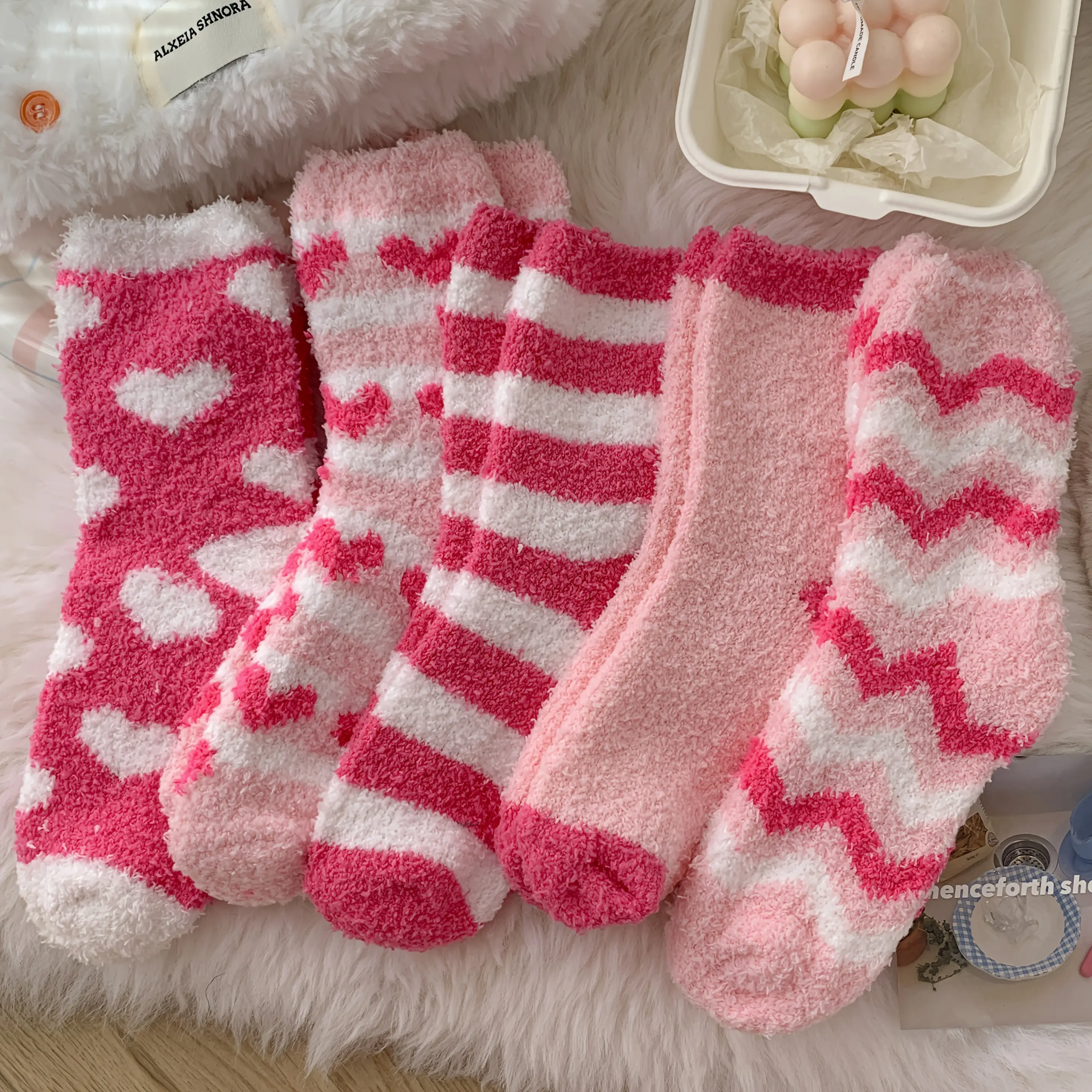 5 Pairs of Love Heart Coral Fleece Striped Mid-Tube Socks Winter Fleece Super Thick Plush Women'S Socks Home Warm Feet Sleep Floor Socks