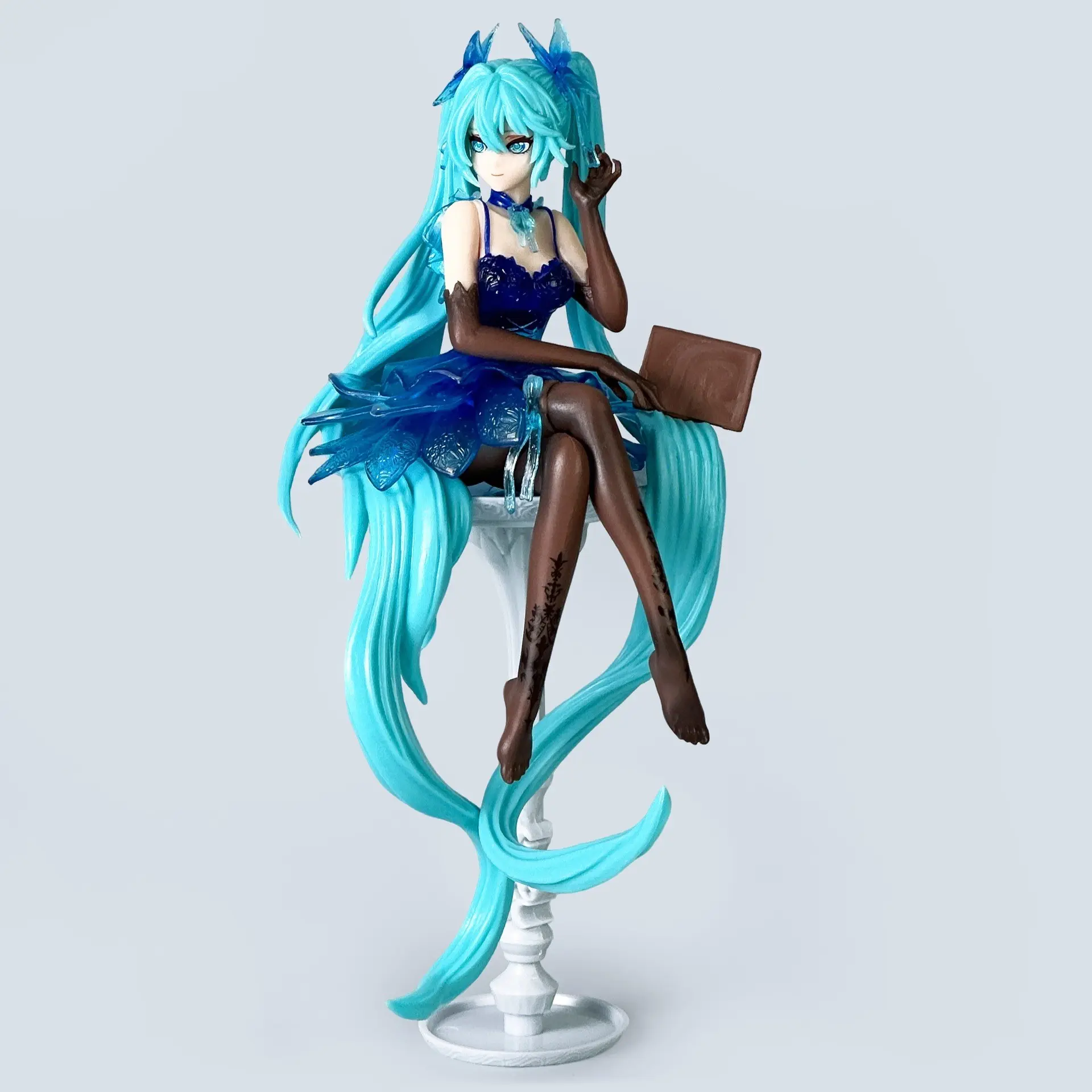 Yong Ye Hatsune Miku Figure Sitting Idol Model, Anime Accessories, Beautiful Girl Desktop Decoration, Secondary Dimension Collectible