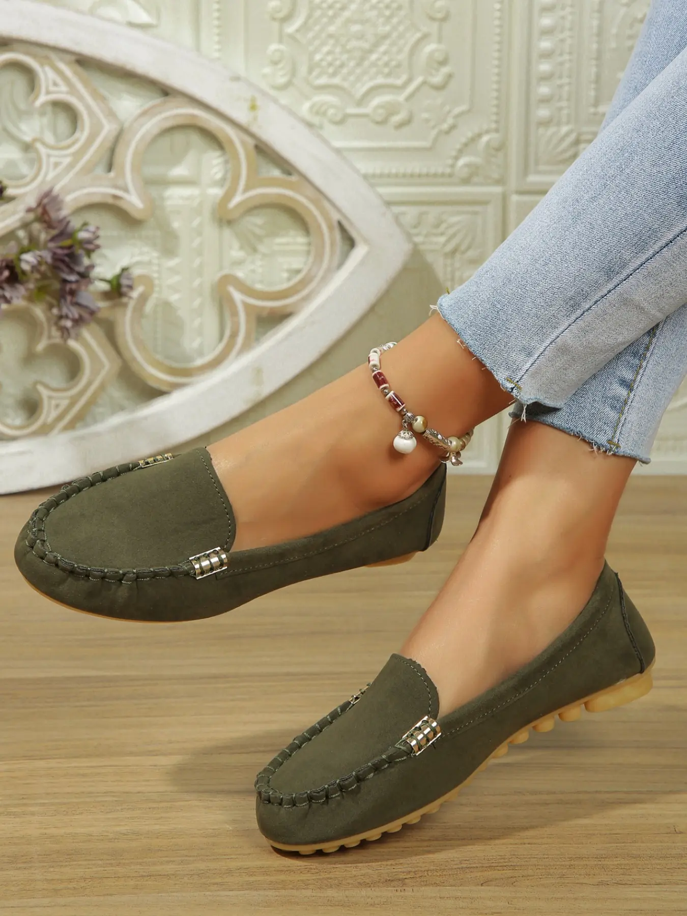 2026 Spring and Autumn New Round Head Shallow Mouth Soft soled Single Shoes for Women, Solid Color Versatile Design, Comfortable and Breathable, Metal Buckle Decoration, Non slip Sole, Daily Casual Commuting Shoes, Round Toe Flats