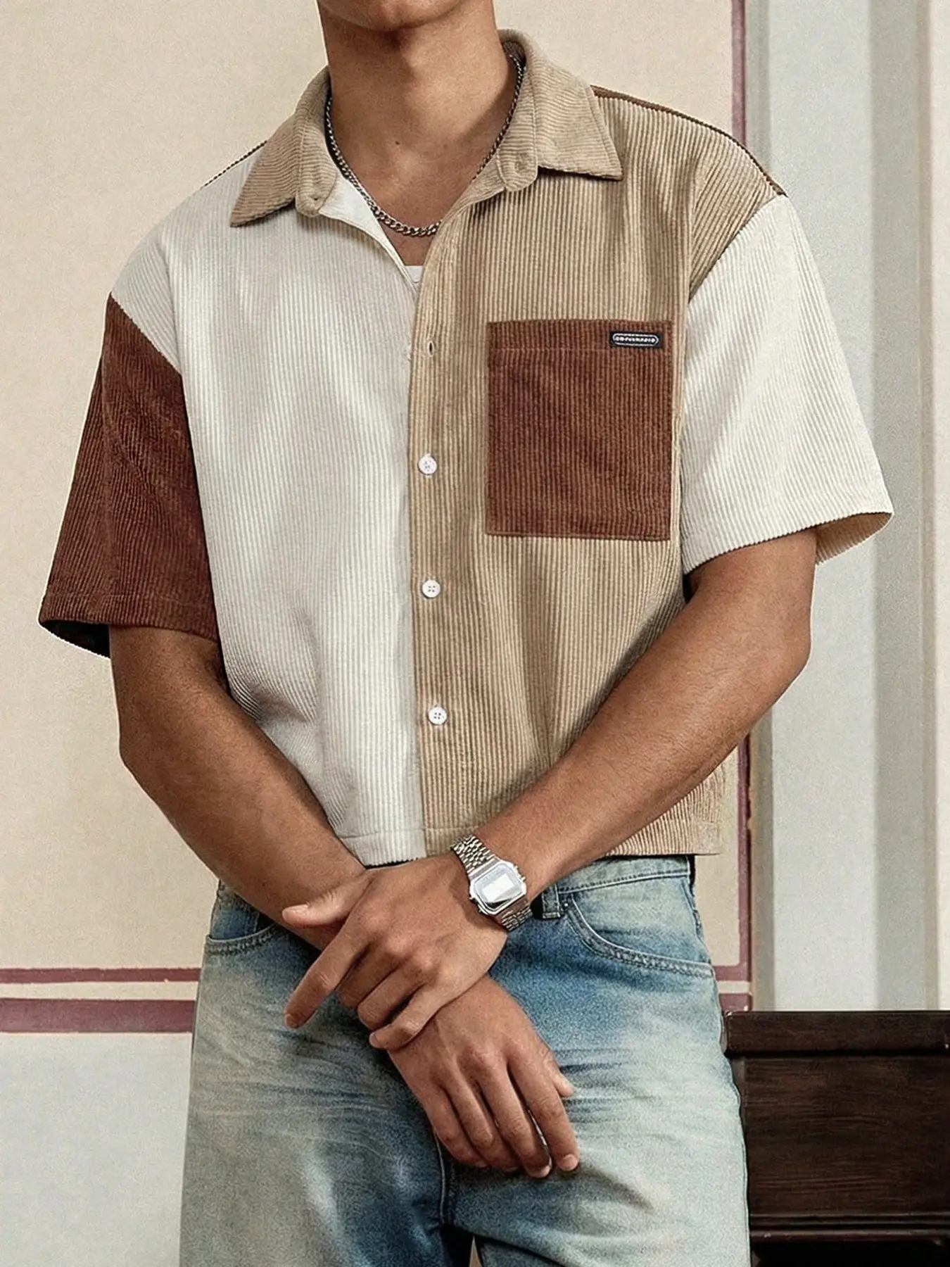 Retro men's color-block corduroy short-sleeve shirt with a chest pocket, made of soft and comfortable waffle corduroy fabric. Perfect for everyday campus walks, casual dates, skateboarding trips, and autumn layering. Tops
