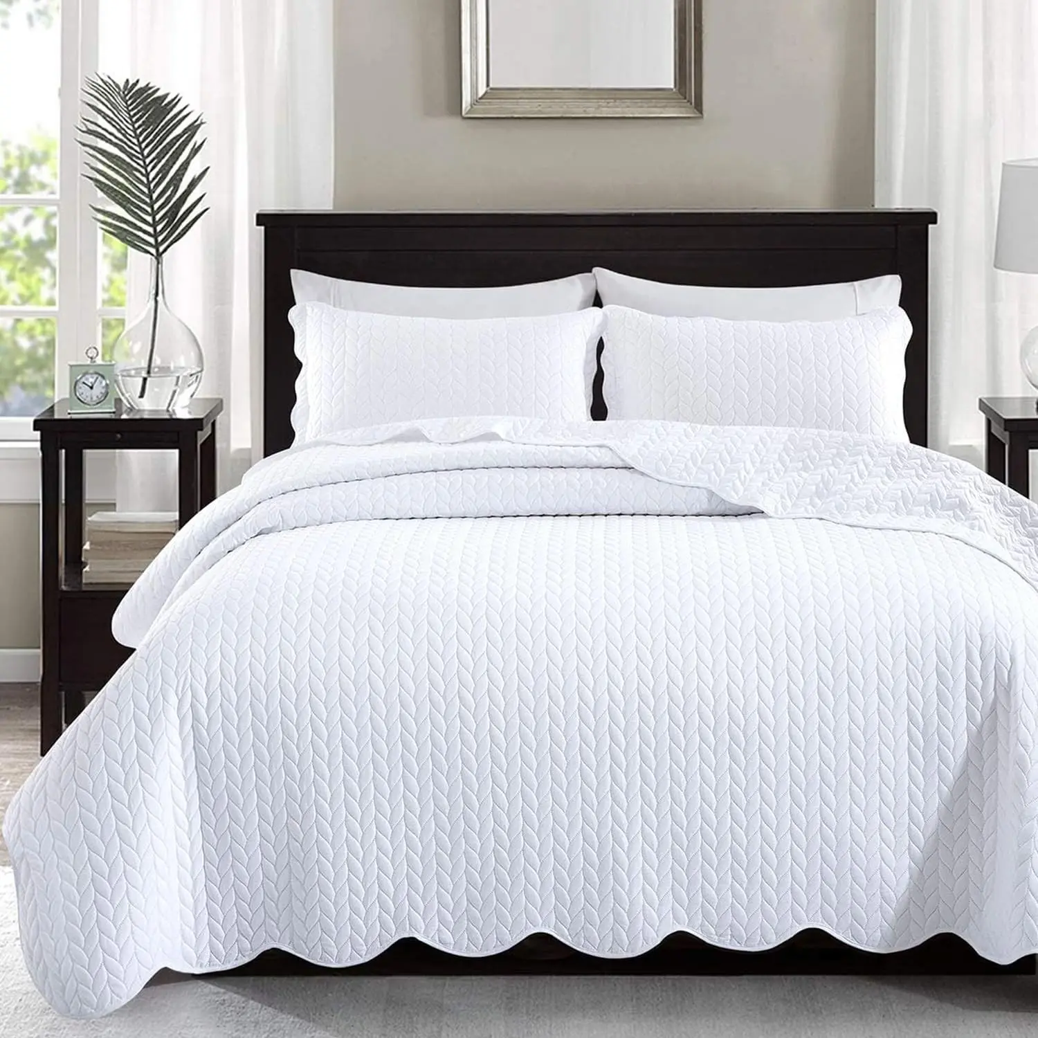 Queen Quilt Bedding Set Size (90" x 96") + 2 Pillow Shams (20" x 26"+ 2") - 3 Pcs All Season Lightweight Reversible Microfiber Coverlet Embossed Quilt Bedspread (White)