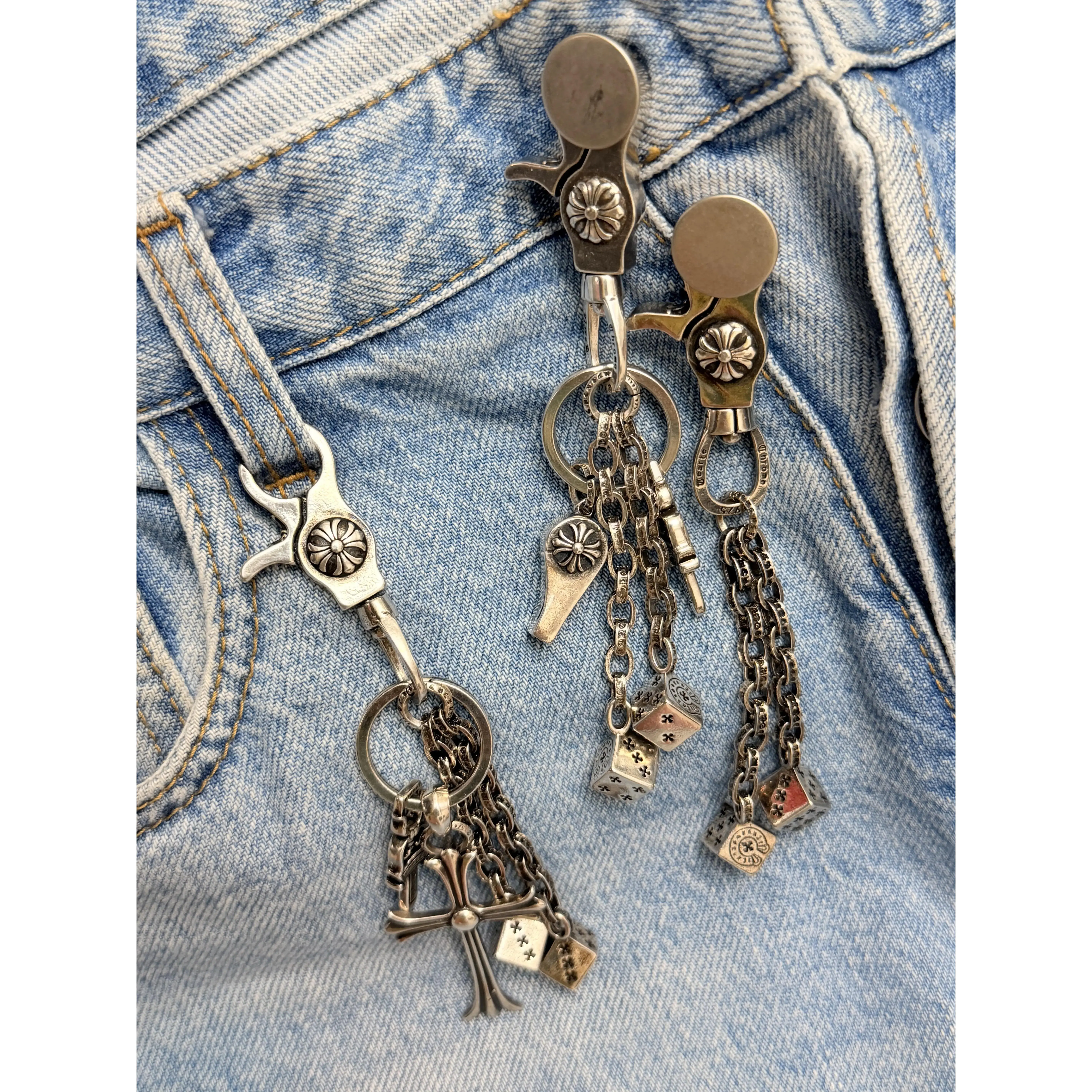 Y2K Metal Keychain Accessory, Retro Dice Whistle Cross Bag Charm with Carabiner Clip for Waist Hanging
