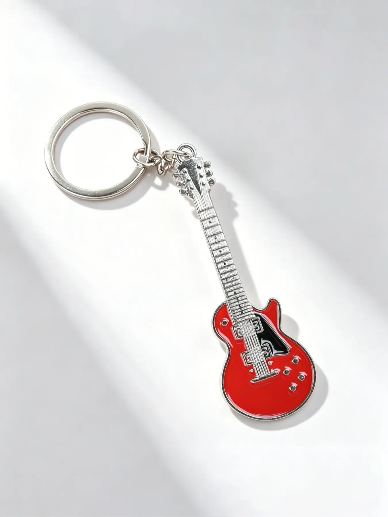 Electric Guitar Metal Keychain, Vintage Rock Punk Music Style, Enamel Mini Guitar Pendant, Silver Color Key Ring, Car Decor, Bag Charm, Gift for Rock Fans, Keyrings