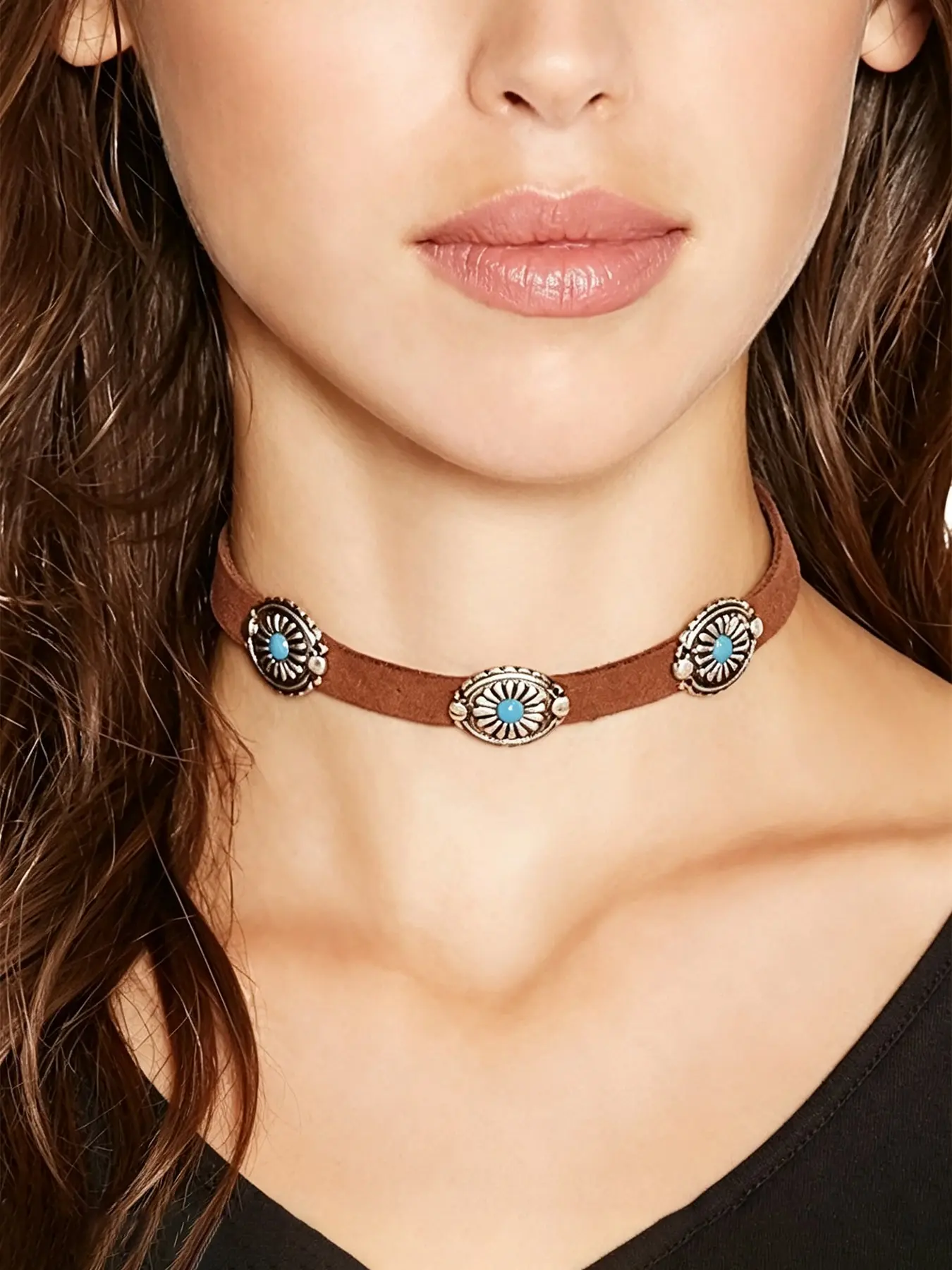 1 Piece Western Cowboy Faux Turquoise Suede Choker, Vintage Oval Floral Pendant Short Neck Necklace, Boho Country Style Women Neck Jewelry, Costume Jewelry