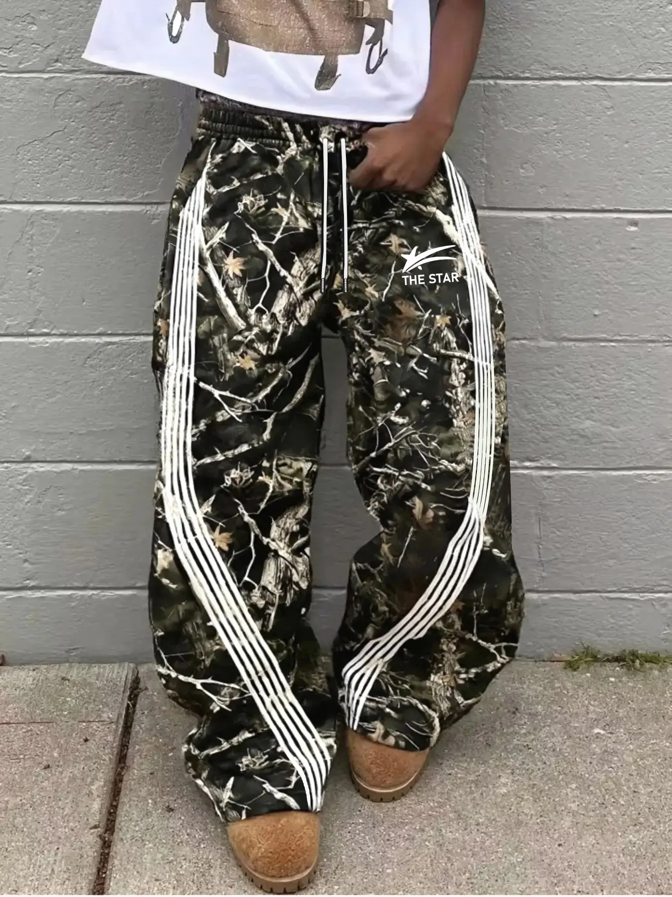 Men's Casual Camo Pants with Star Print, Drawstring Wide Leg Joggers, Loose-Fit All-Season Wear, Perfect for Everyday