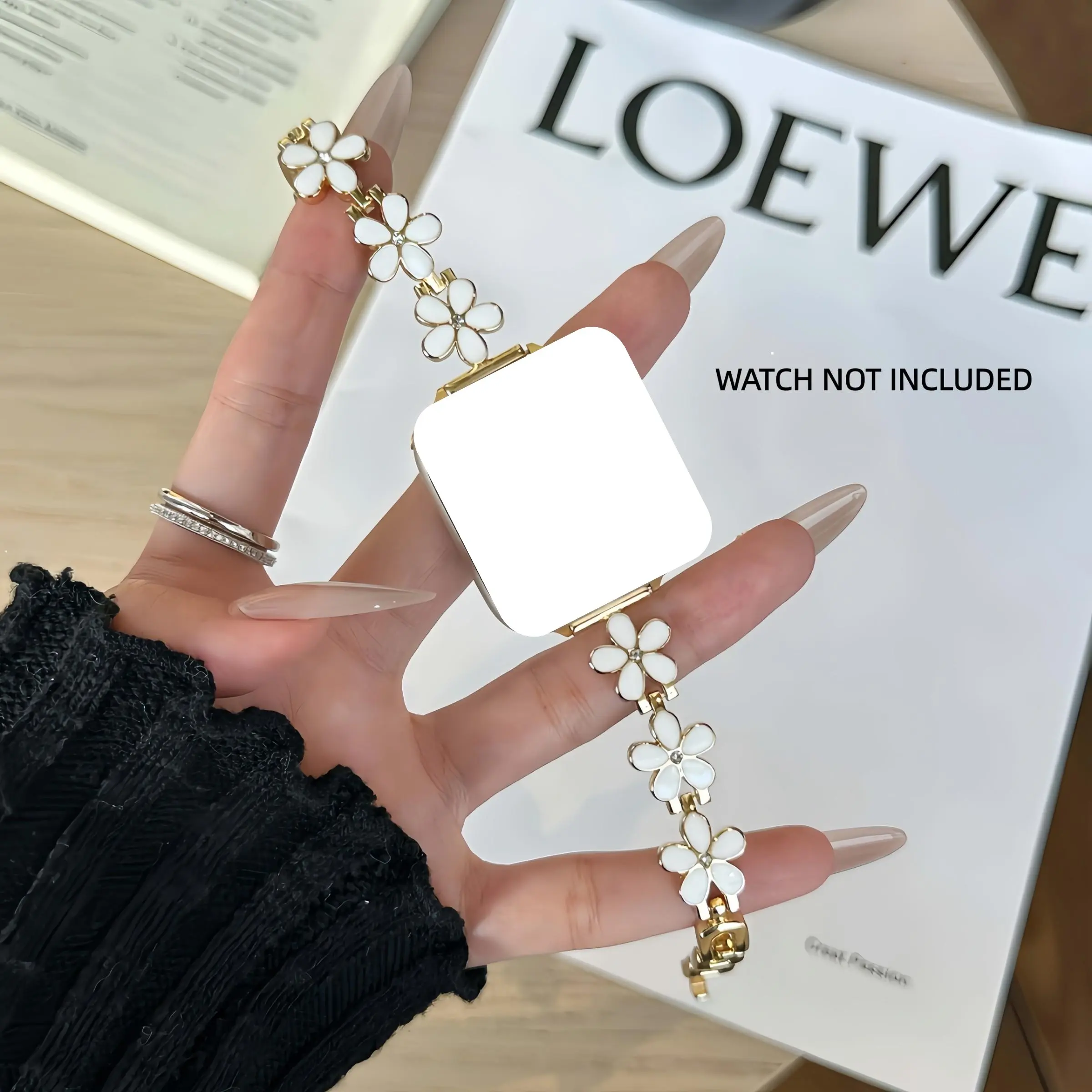 Metal strap, Smartwatch Accessories, suitable for Apple Watch 38mm 40mm 41mm 42mm (11/10) 44mm 45mm 46mm 49mm IWatch Ultra3 11 10 9 SE 8 7 6 5 4 3 2 1 Flower fashion metal bracelet Sports wristband Women's strap Floral
