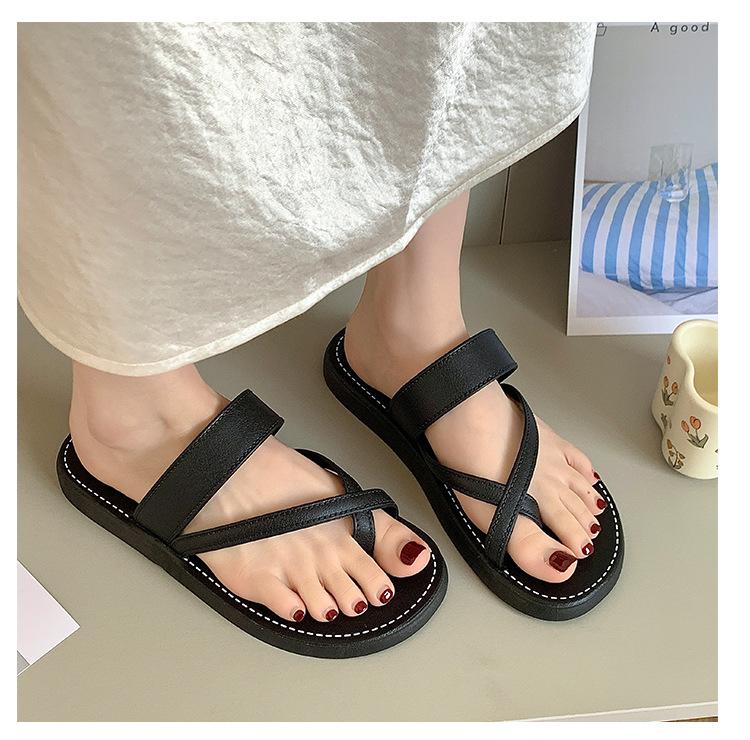 New summer women's slippers, fashionable and versatile, cross-toe slip-on sandals, non-slip, suitable for bathroom, bathing, and outdoor beach wear