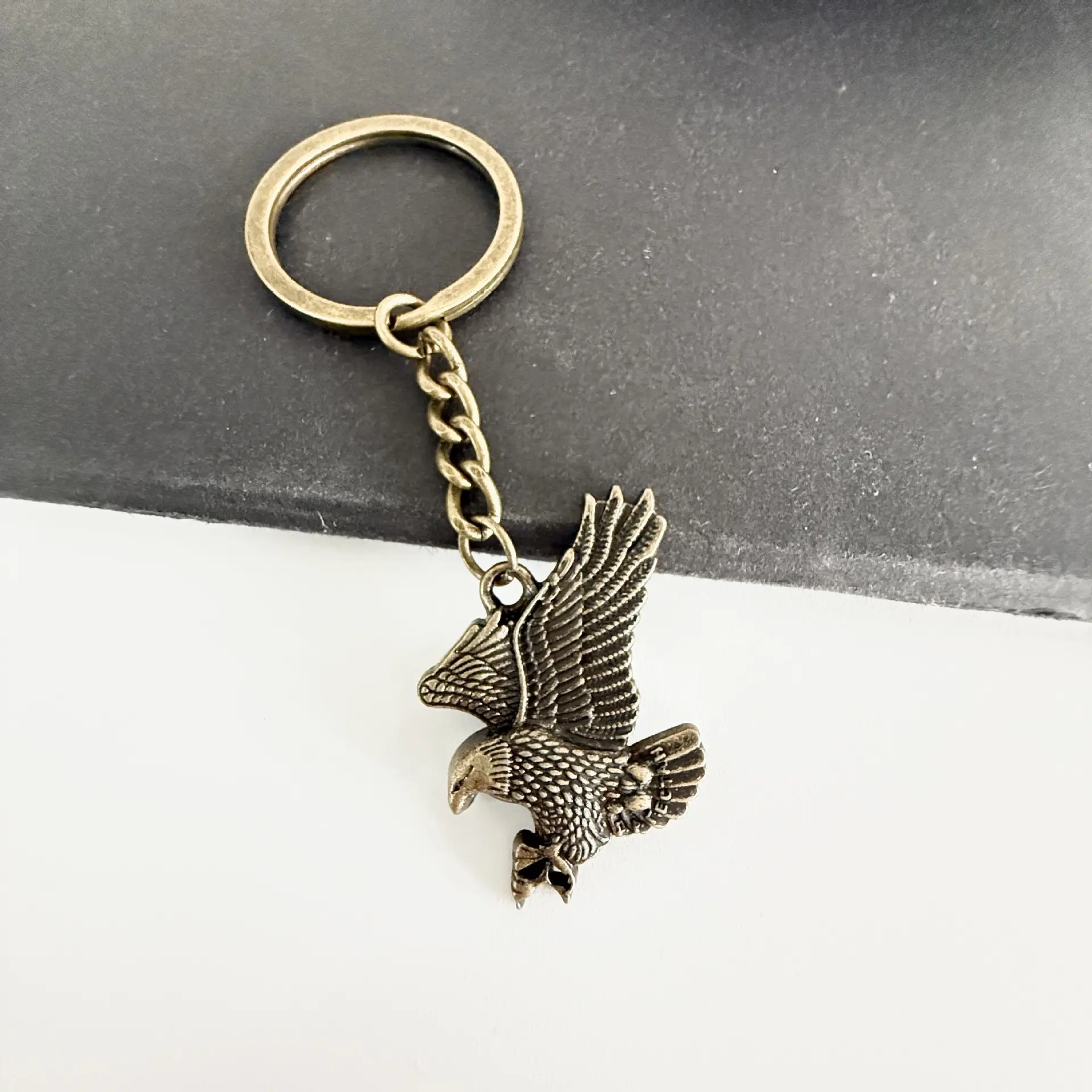 Women's Vintage Bird Fashion Keychain, Small European-Style Alloy Metal Pendant, Shiny Bag Charm Accessory