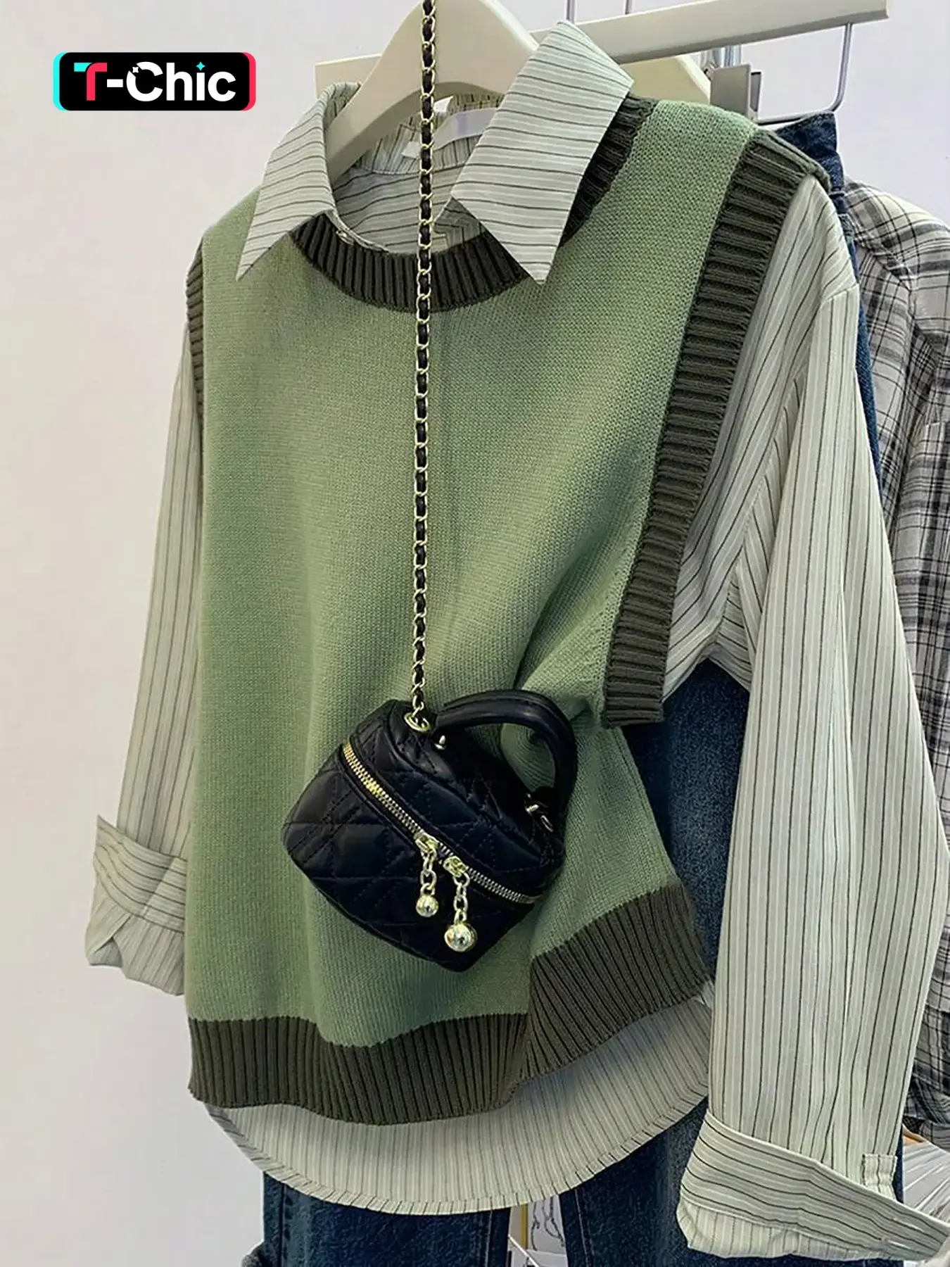 Women's Knitted Sleeveless Sweater Vest, Sleeveless Knitted Vests, Spring & Fall Casual Loose Fit Round Neck Top, Stylish Small Batch Design, Versatile Layering Piece, Womenswear