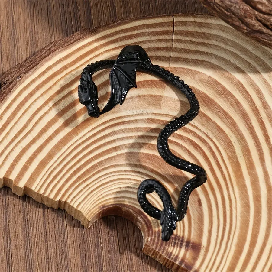 Vintage Punk Alloy Single Earring, Exaggerated Flying Dragon Design, 1-Piece Costume Jewelry Ear Decor
