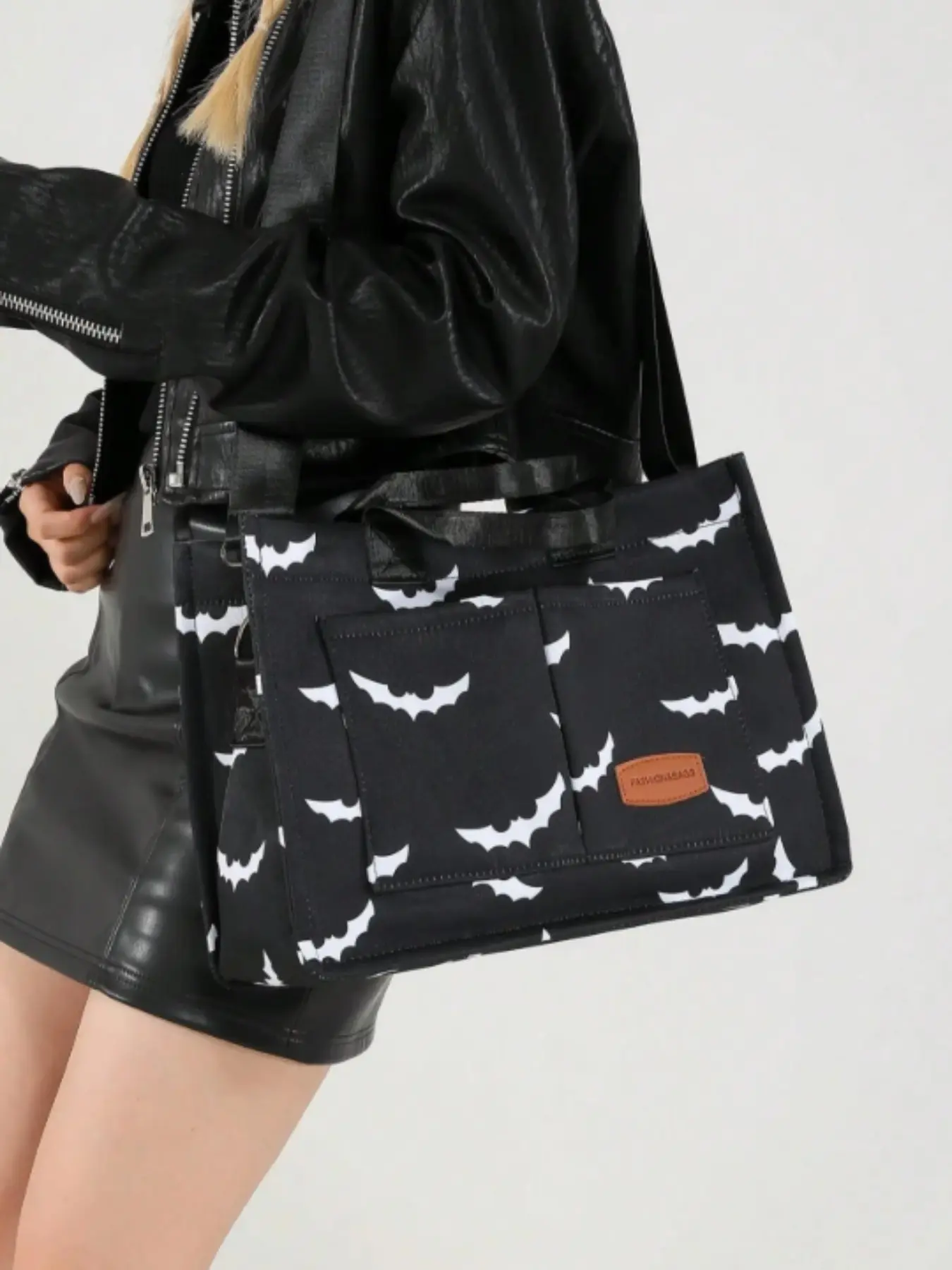 Women's Halloween Bat Pattern Canvas Crossbody Bag, Large Capacity Multi-Pocket Portable Shoulder Bag, Fashionable Crossbody Bag for Daily Use, Everyday Crossbody Shoulder Bags