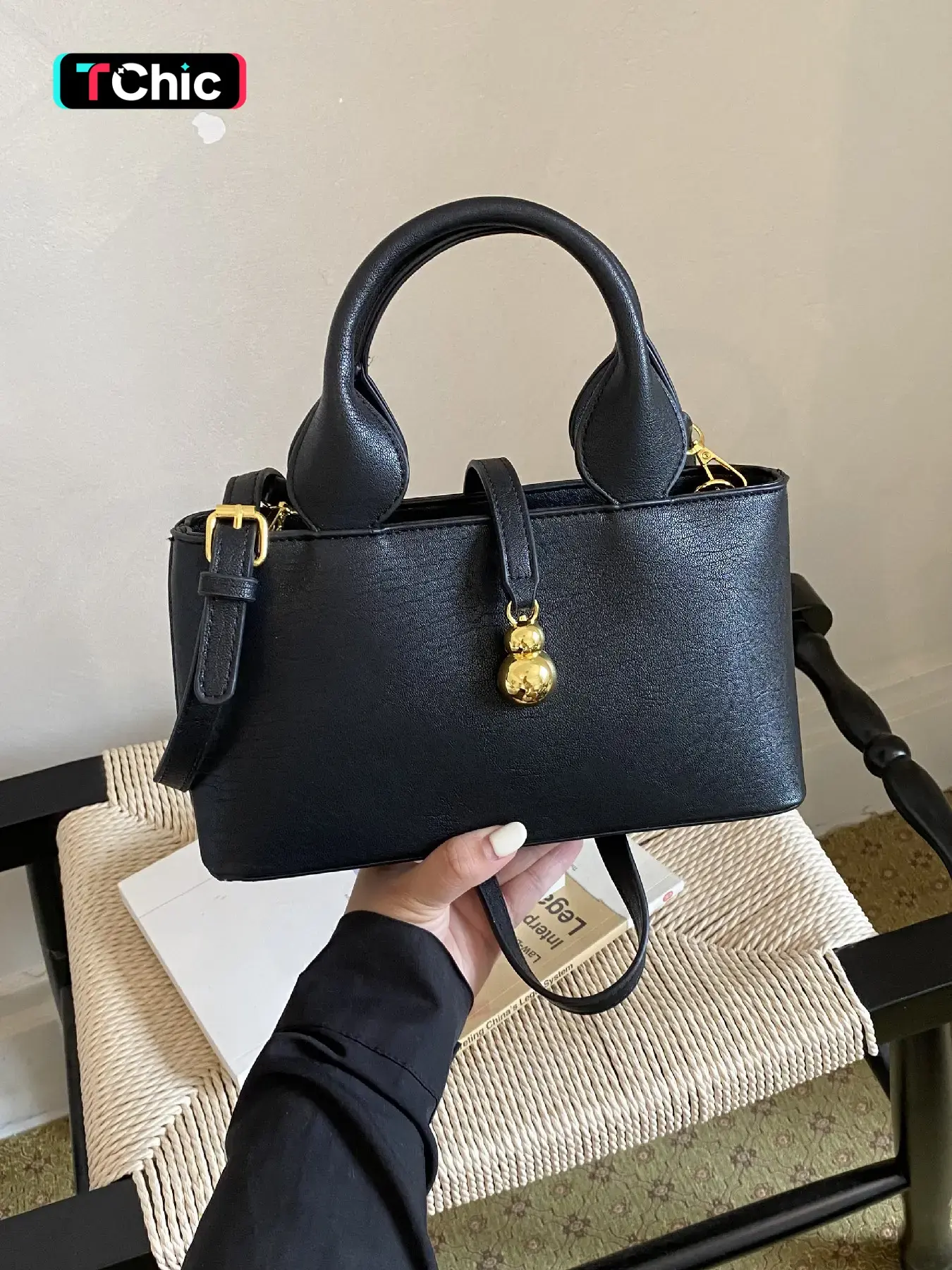 Niche design gourd pendant handbag; baguette bag; vintage distressed leather handbag, shoulder bag, crossbody bag, multifunctional daily women's bag