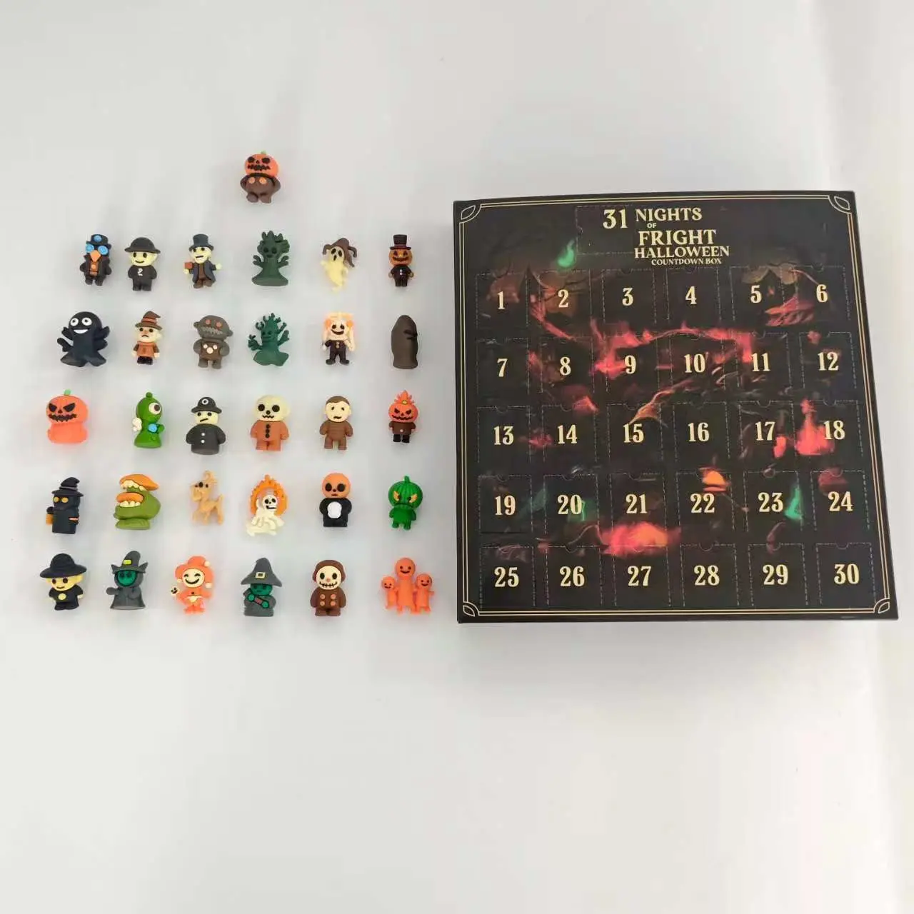 2026 Halloween Countdown Calendar Box, 31 Collectible Horror Figures, Daily Door Decor for Parties, Plastic Material, Spooky Holiday Decoration