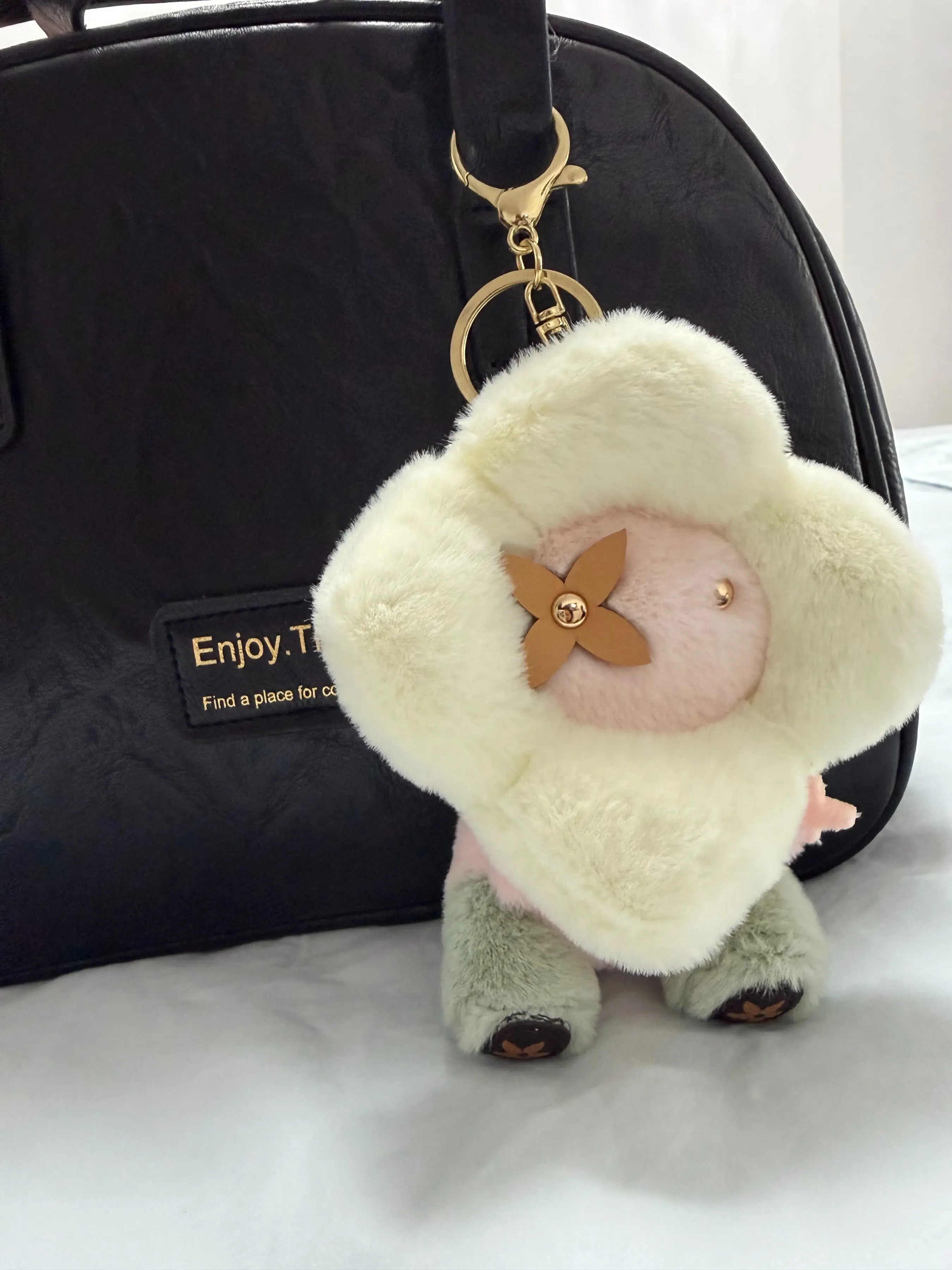 Aesthetic Flower Plush Keychain | Cute Cartoon Bag Charm & Y2K Backpack Pendant