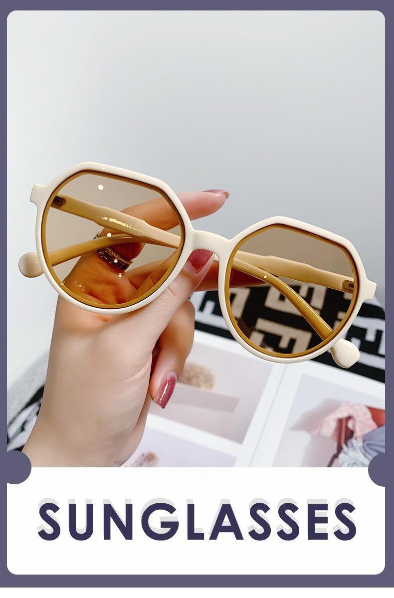 Women’s Jelly Frame Sunglasses, Brown Tint UV Protection Shades, Lightweight Retro Aesthetic Eyewear, Trendy Fashion Glasses for Driving, Travel, Beach & Summer Outfit